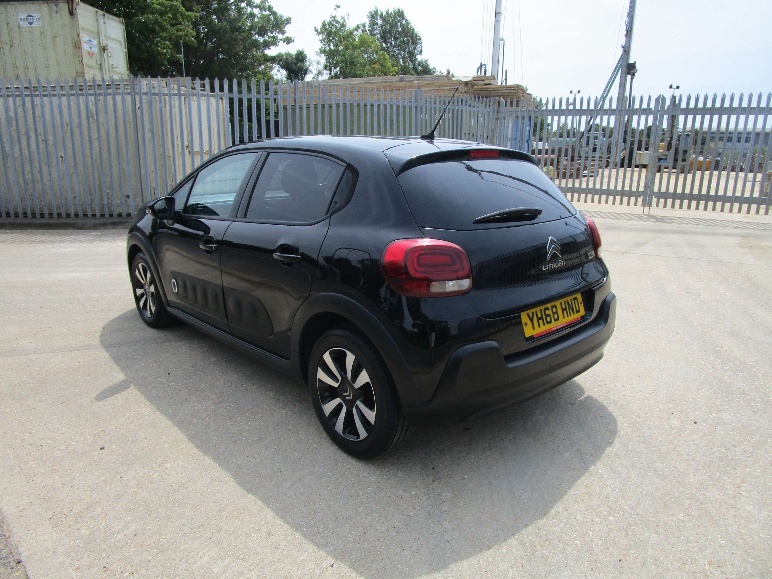 A 2018 CITROEN C3 1.2 PureTech Flair Hatchback 5dr Petrol Manual Euro 6 (82 ps) A 2018 CITROEN C3 1.2 PureTech Flair Hatchback 5dr Petrol Manual Euro 6 (82 ps)