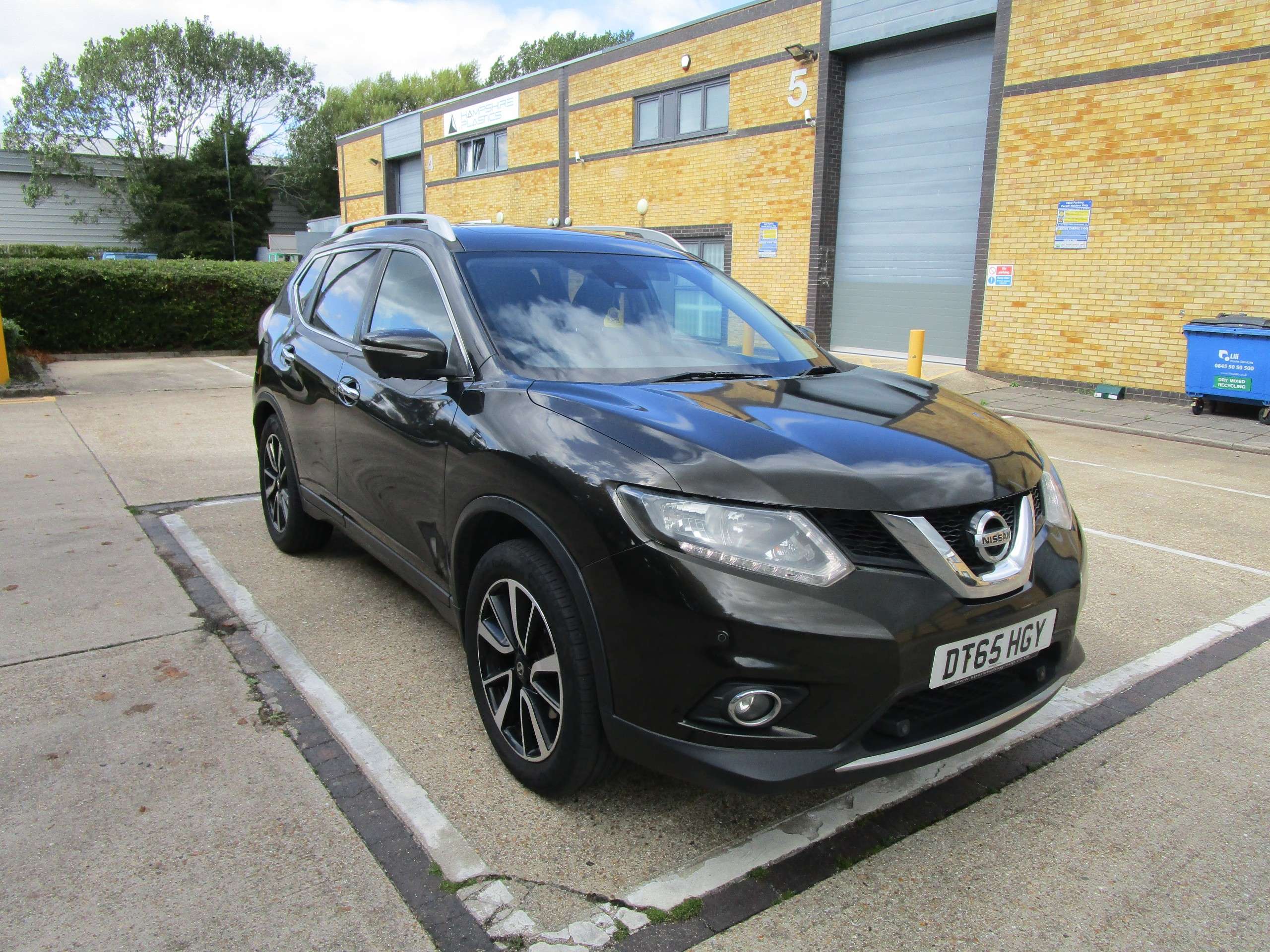 A 2016 NISSAN X-TRAIL 1.6 dci n-tec SUV 4WD Euro 6 (7 Seater) A 2016 NISSAN X-TRAIL 1.6 dci n-tec SUV 4WD Euro 6 (7 Seater)