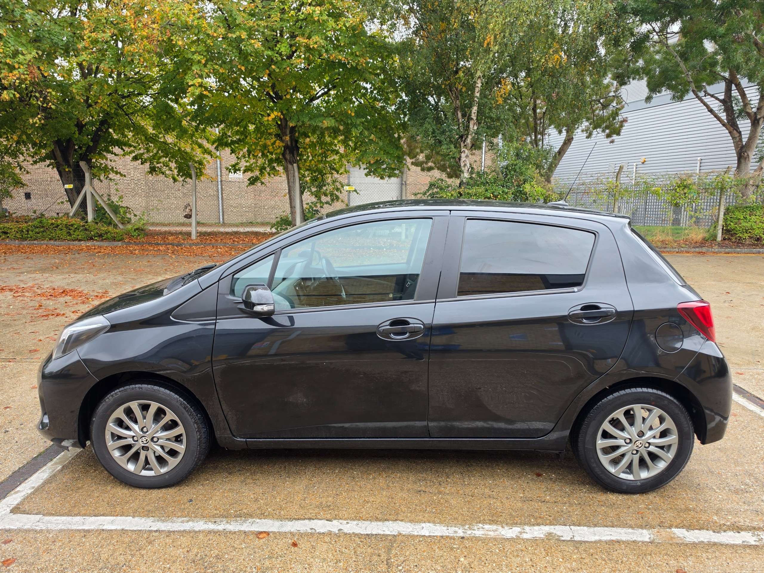 2016 TOYOTA YARIS 2016 TOYOTA YARIS