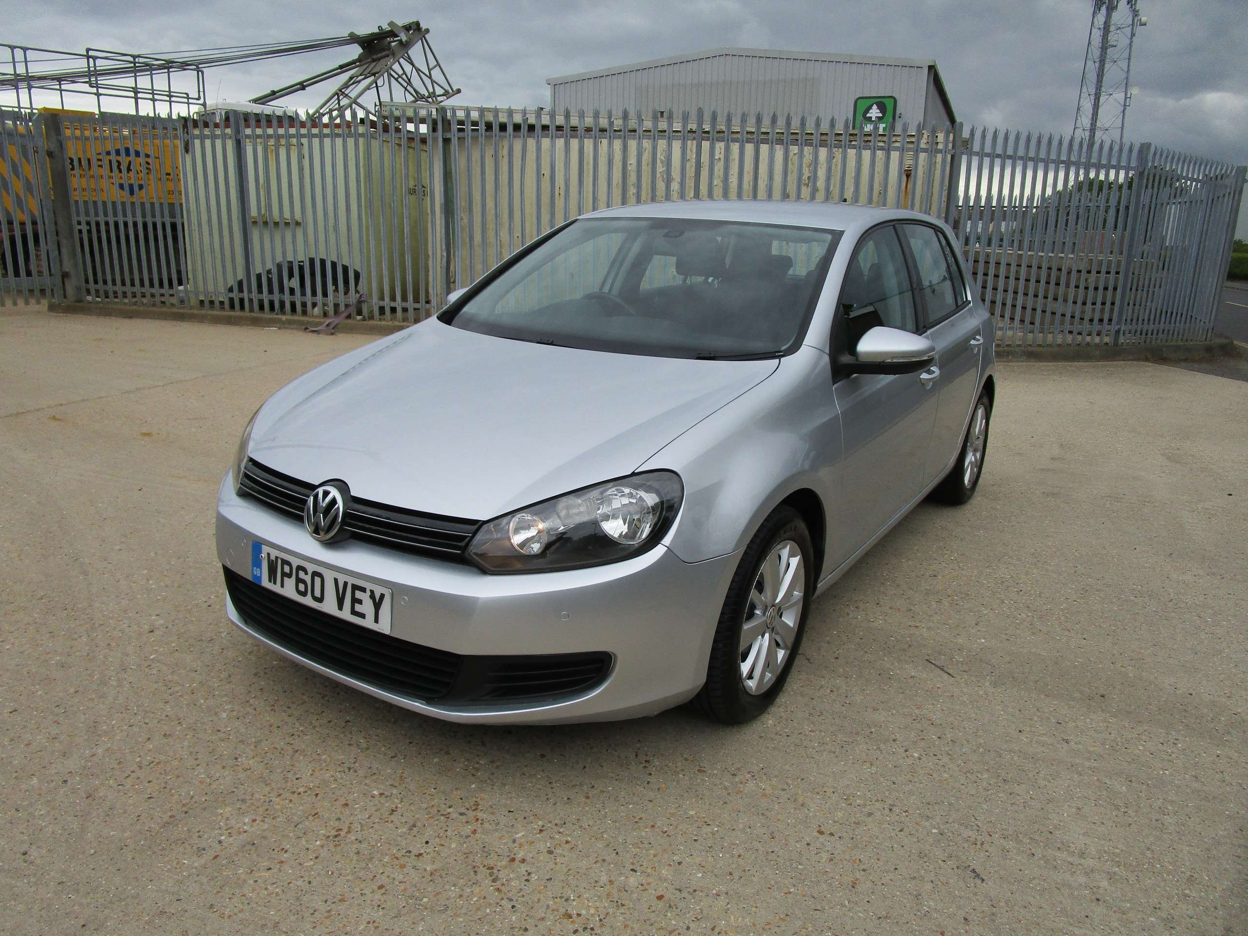 A 2011 VOLKSWAGEN GOLF 1.6 TDI BlueMotion Tech Match Hatchback 5dr Diesel Manual Euro 5 (s/s) (105 ps) A 2011 VOLKSWAGEN GOLF 1.6 TDI BlueMotion Tech Match Hatchback 5dr Diesel Manual Euro 5 (s/s) (105 ps)