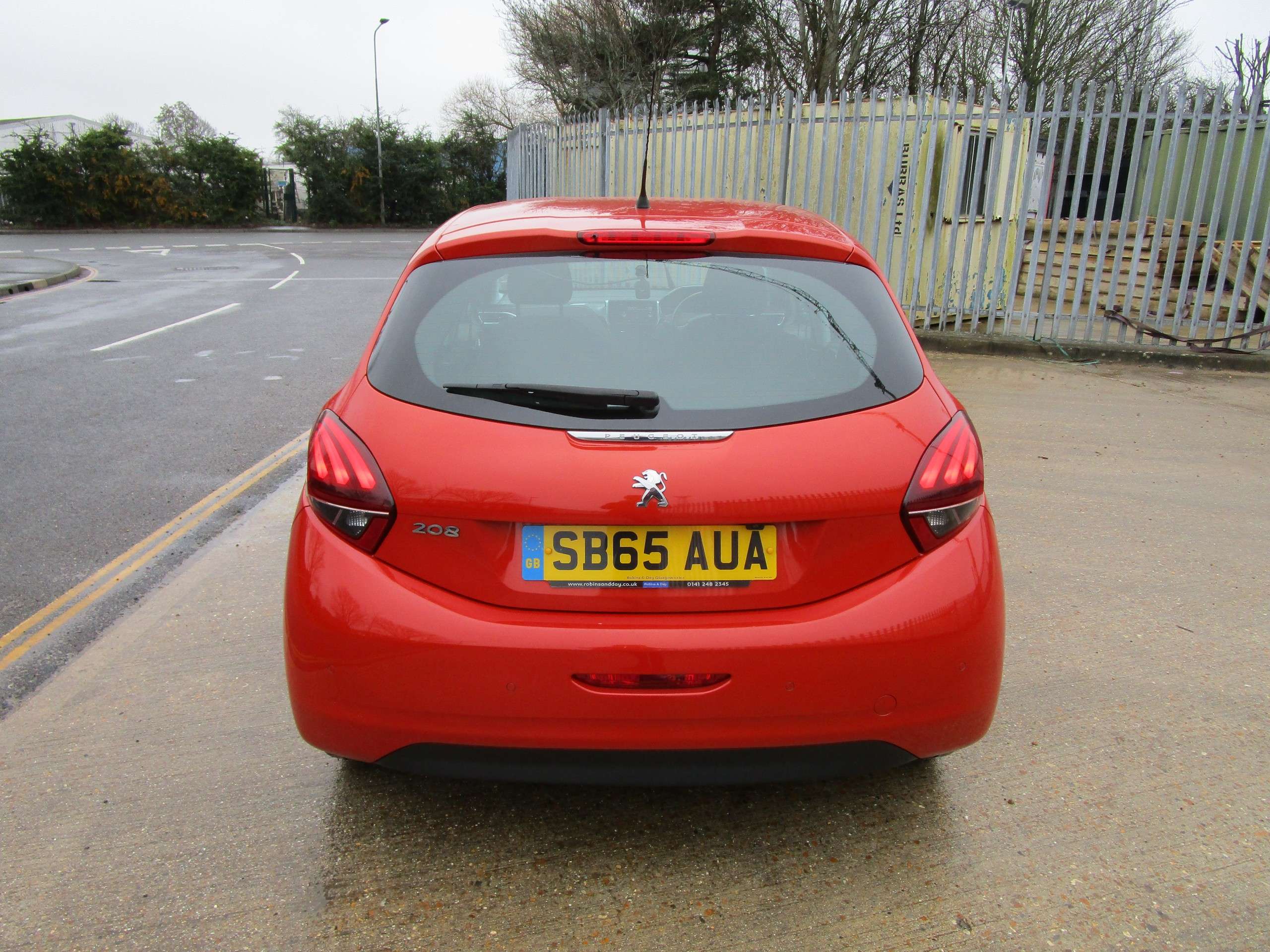 2015 PEUGEOT 208 2015 PEUGEOT 208