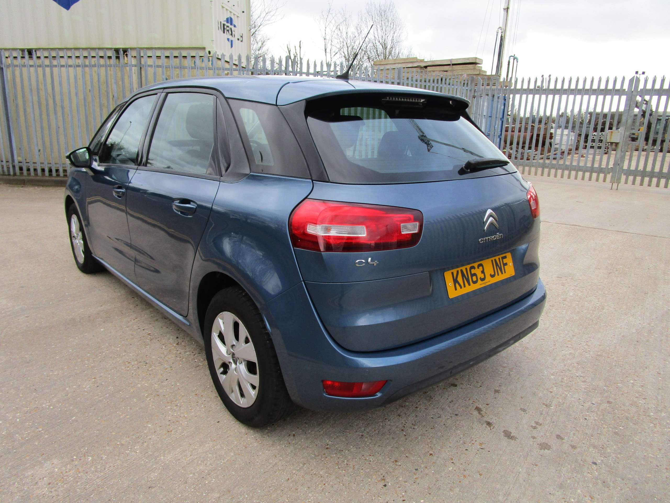 A 2013 CITROEN C4 PICASSO E-HDI AIRDREAM VTR PLUS A 2013 CITROEN C4 PICASSO E-HDI AIRDREAM VTR PLUS
