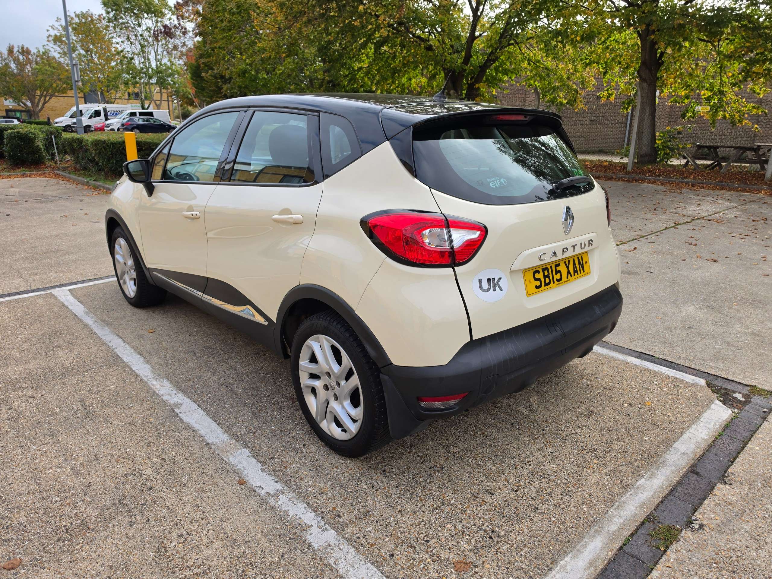 A 2015 RENAULT CAPTUR 0.9 TCe ENERGY Dynamique MediaNav SUV 5dr Petrol Manual Euro 5 (s/s) (90 ps) A 2015 RENAULT CAPTUR 0.9 TCe ENERGY Dynamique MediaNav SUV 5dr Petrol Manual Euro 5 (s/s) (90 ps)