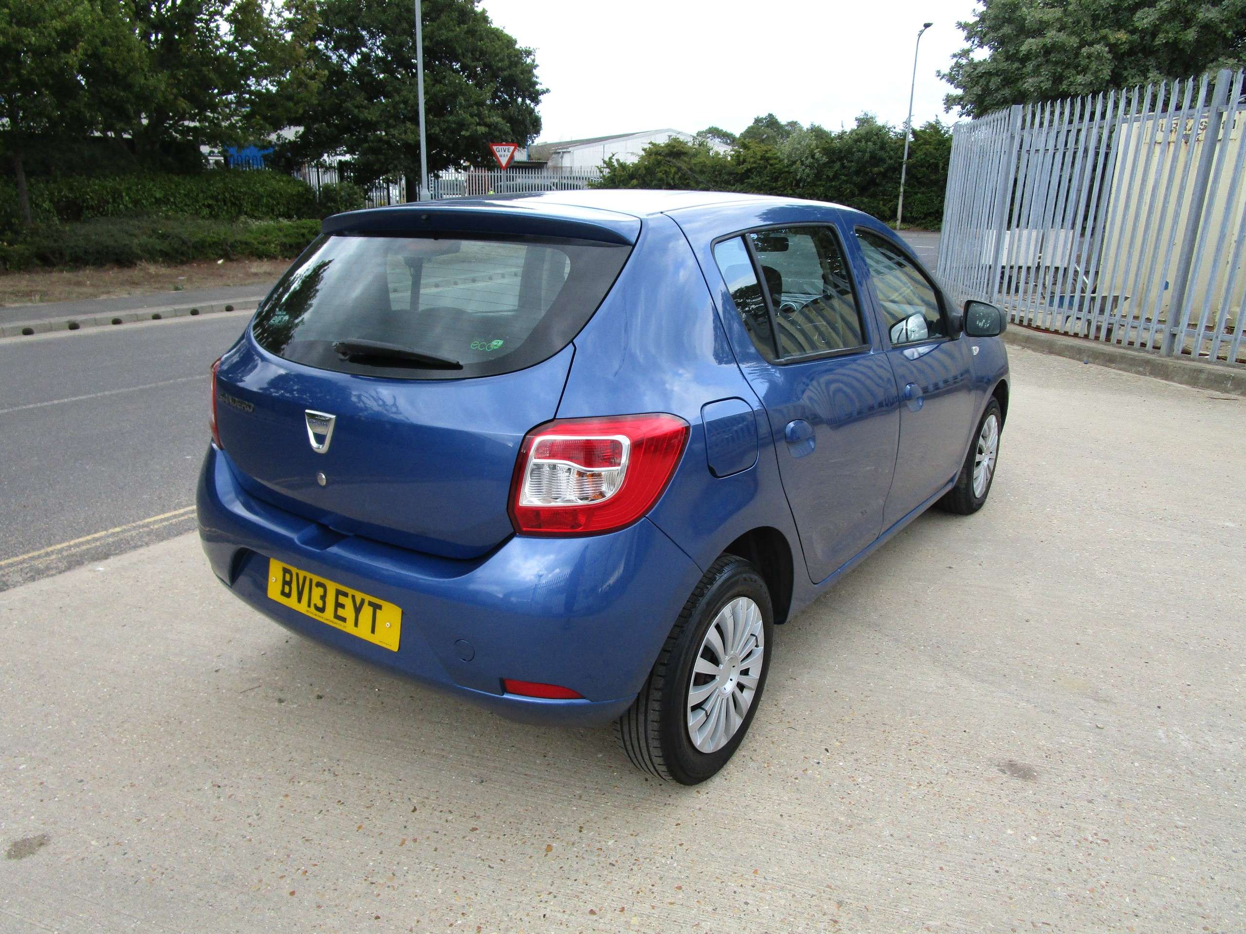 A 2013 DACIA SANDERO LAUREATE DCI 5-Door (Timing Belt Kit Just Replaced) A 2013 DACIA SANDERO LAUREATE DCI 5-Door (Timing Belt Kit Just Replaced)