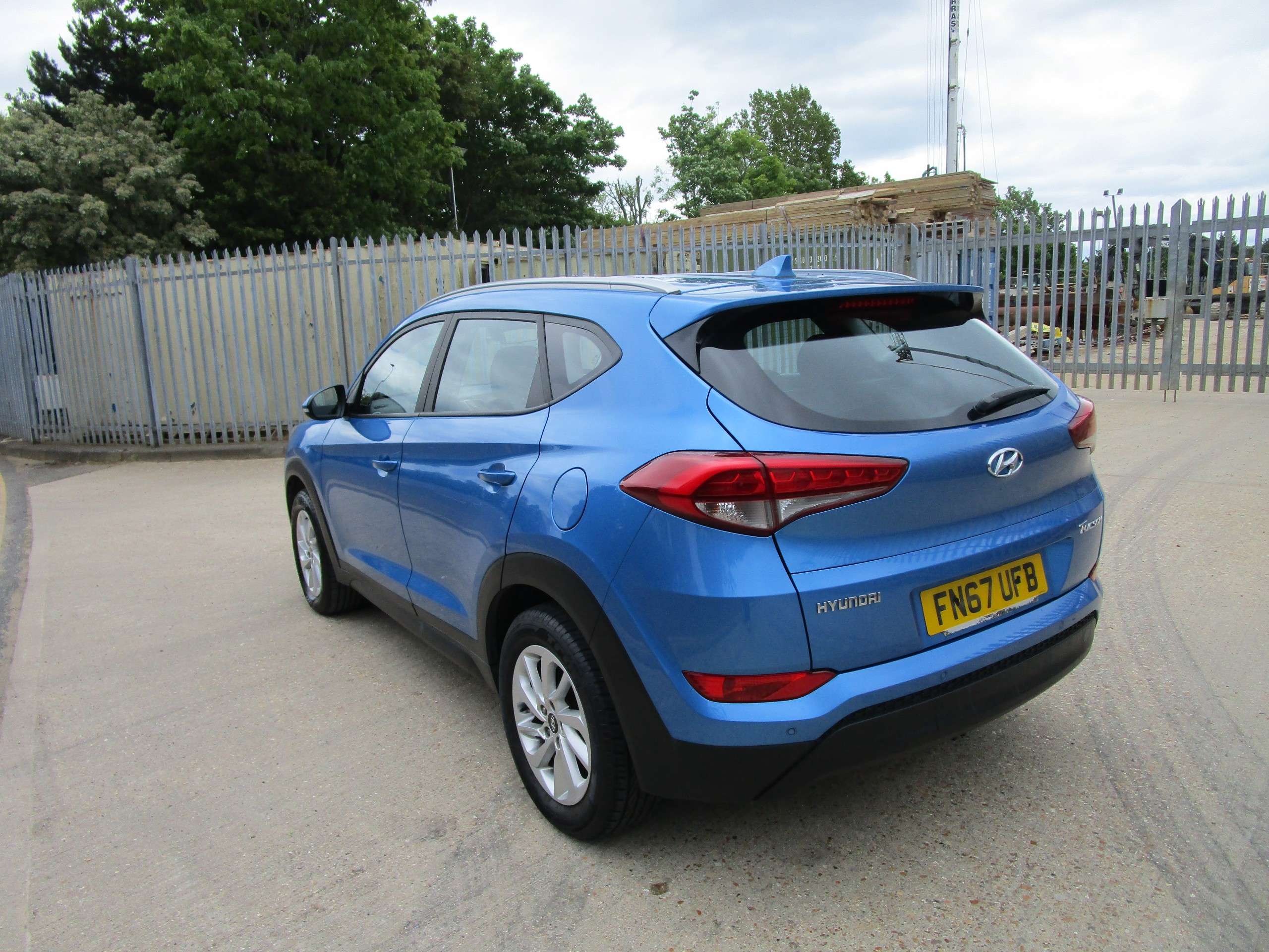 A 2017 HYUNDAI TUCSON 1.7 CRDi Blue Drive SE Nav SUV 5dr Diesel Manual Euro 6 (s/s) (116 ps) A 2017 HYUNDAI TUCSON 1.7 CRDi Blue Drive SE Nav SUV 5dr Diesel Manual Euro 6 (s/s) (116 ps)