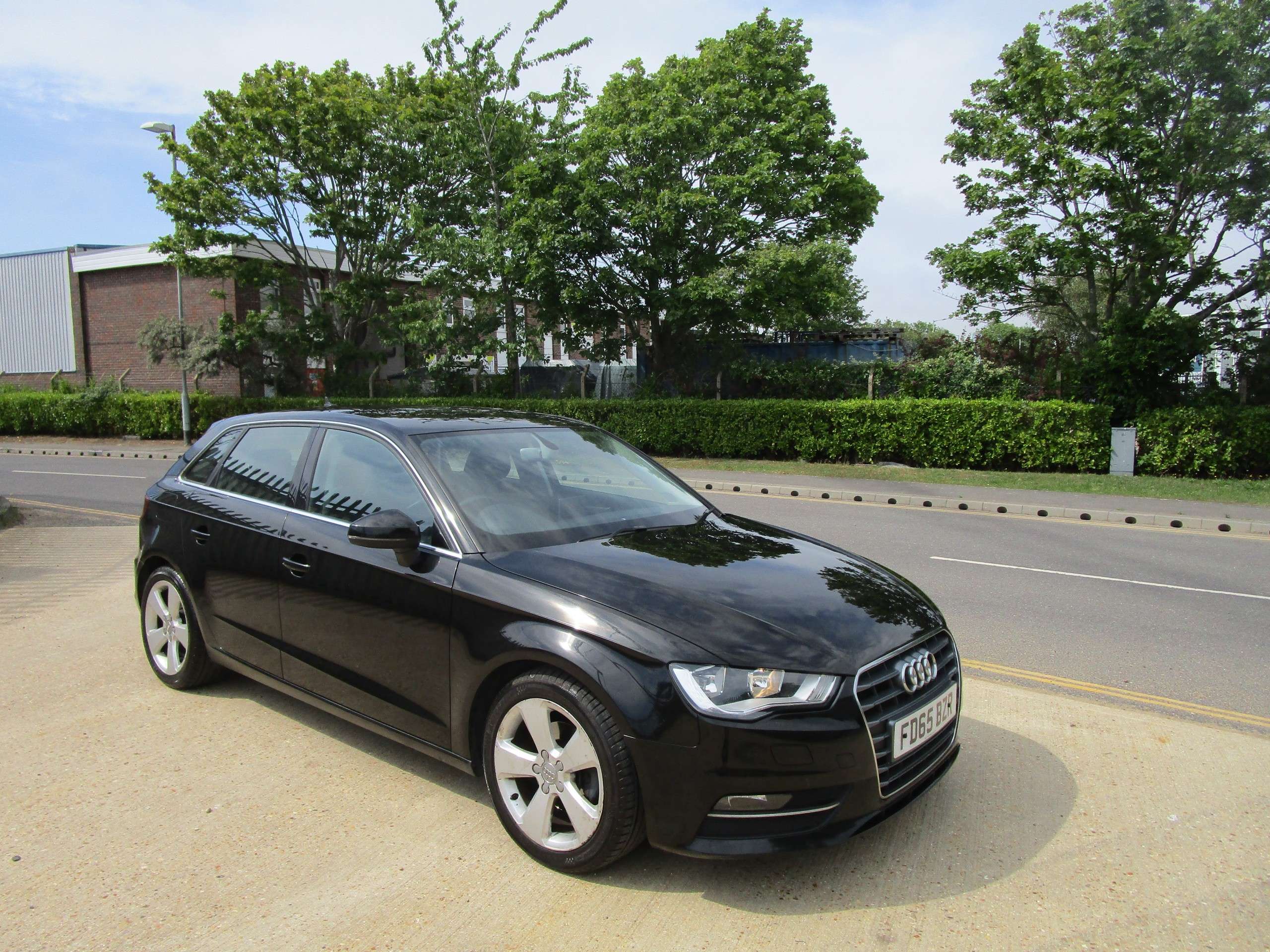 A 2015 AUDI A3 2.0 TDI Sport Sportback 5dr Diesel Manual Euro 6 (s/s) (Nav) (150 ps) A 2015 AUDI A3 2.0 TDI Sport Sportback 5dr Diesel Manual Euro 6 (s/s) (Nav) (150 ps)
