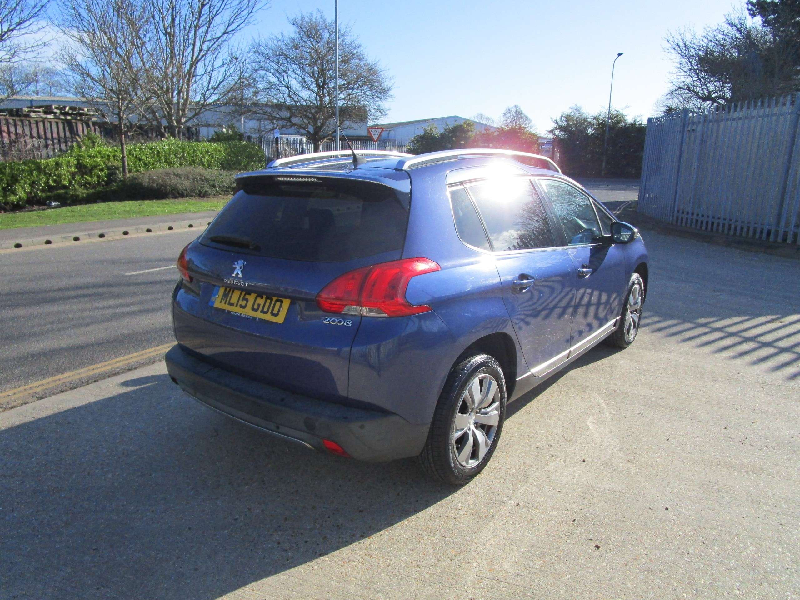 A 2015 PEUGEOT 2008 1.2 VTi PureTech Allure SUV 5dr Petrol Manual Euro 5 (82 ps) A 2015 PEUGEOT 2008 1.2 VTi PureTech Allure SUV 5dr Petrol Manual Euro 5 (82 ps)