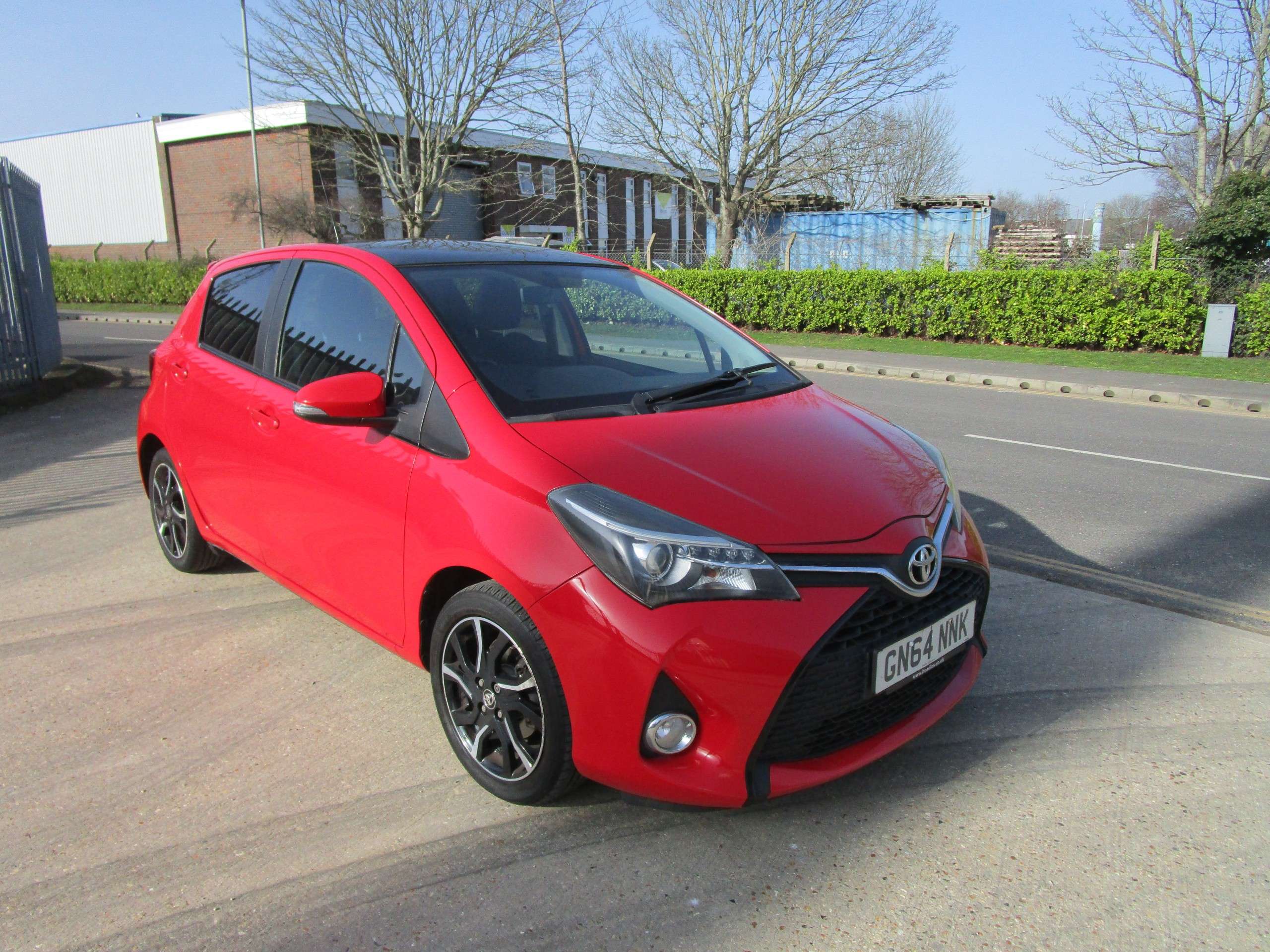 A 2014 TOYOTA YARIS 1.33 Dual VVT-i Sport Hatchback 5dr Petrol Manual Euro 5 Euro 5 (99 ps) A 2014 TOYOTA YARIS 1.33 Dual VVT-i Sport Hatchback 5dr Petrol Manual Euro 5 Euro 5 (99 ps)