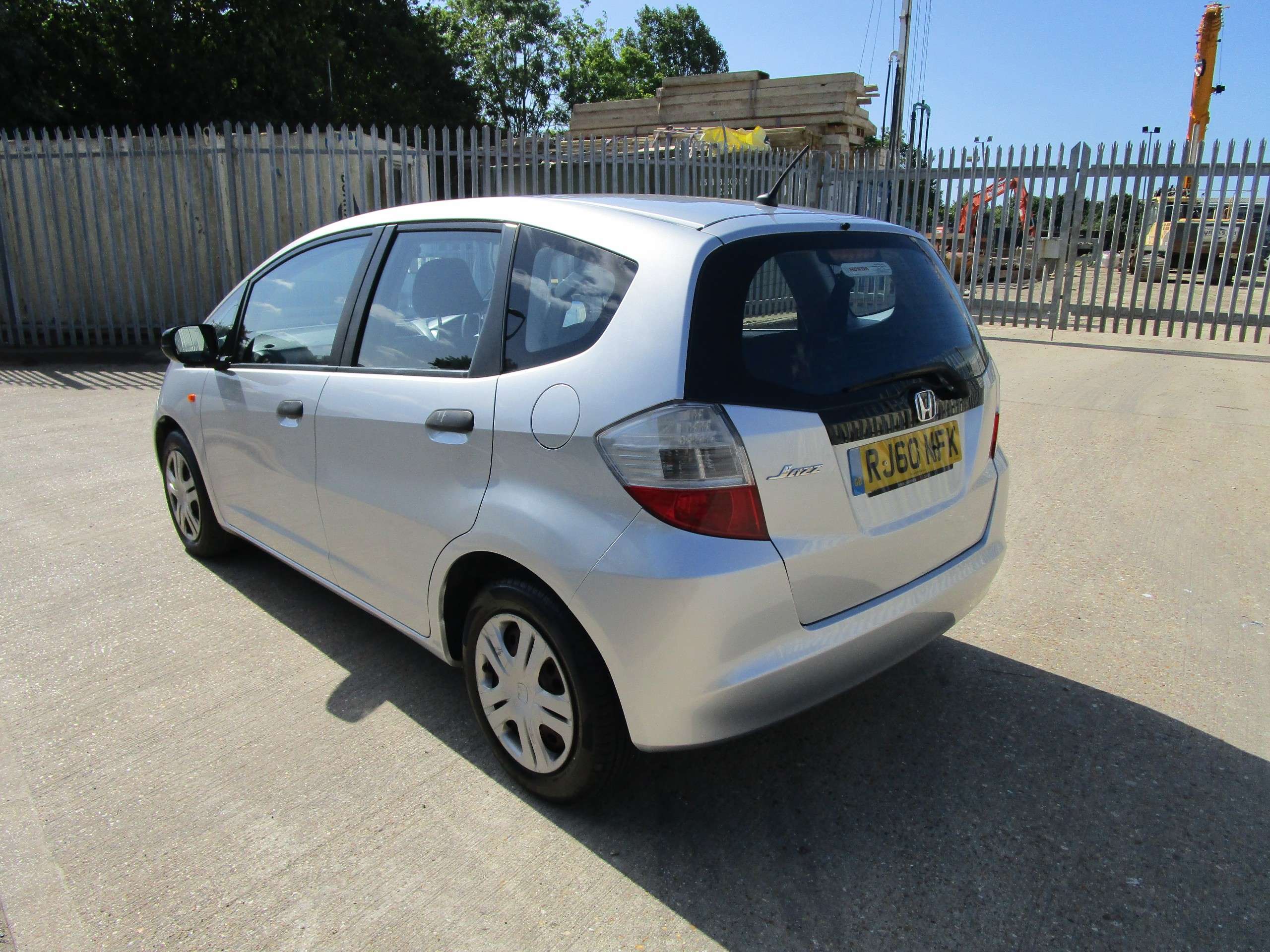 A 2011 HONDA JAZZ I-VTEC S 5-Door (ULEZ Compliant) A 2011 HONDA JAZZ I-VTEC S 5-Door (ULEZ Compliant)