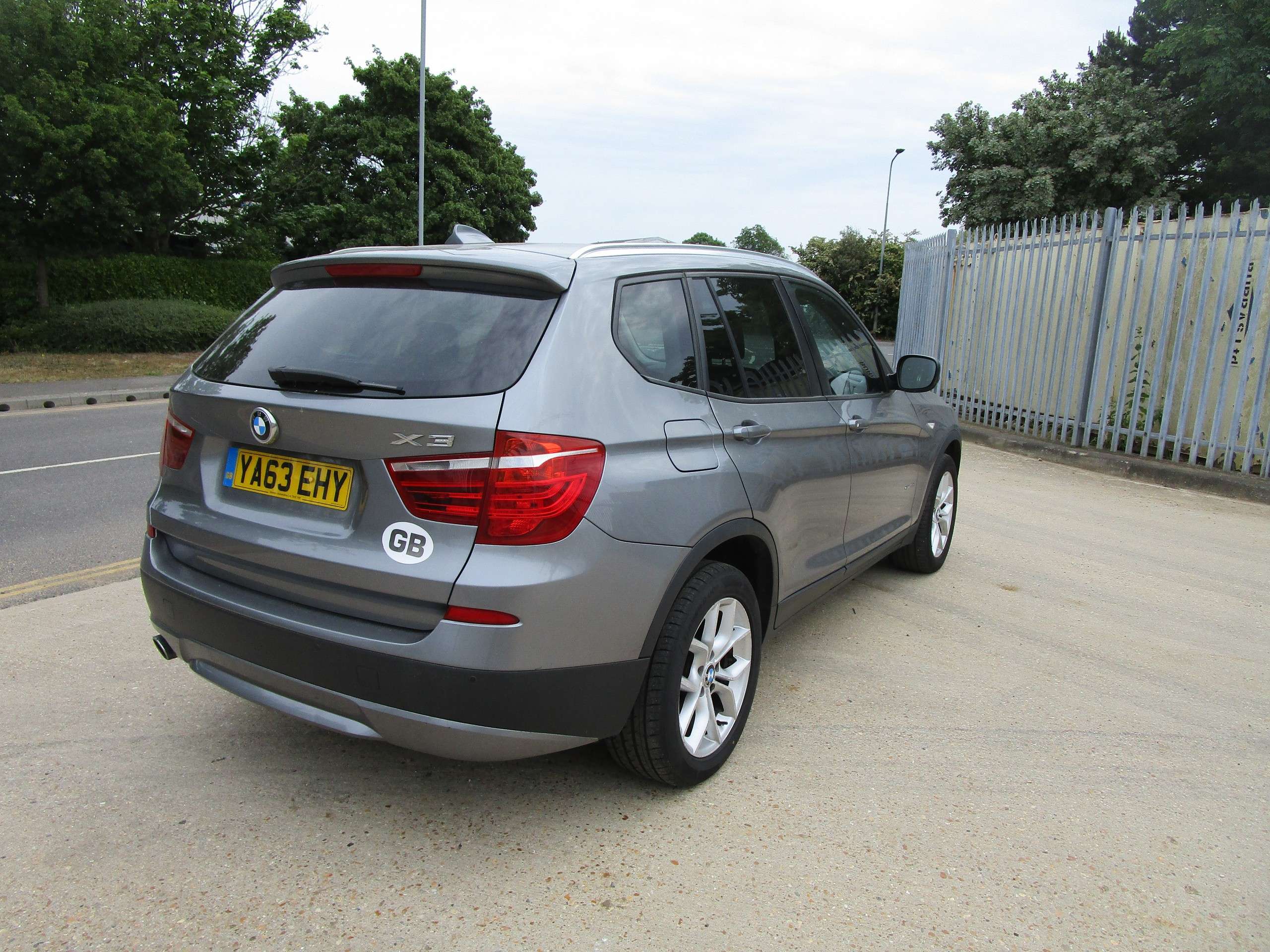 A 2014 BMW X3 2.0 18d SE SUV 5dr Diesel Auto sDrive Euro 5 (s/s) (143 ps) A 2014 BMW X3 2.0 18d SE SUV 5dr Diesel Auto sDrive Euro 5 (s/s) (143 ps)
