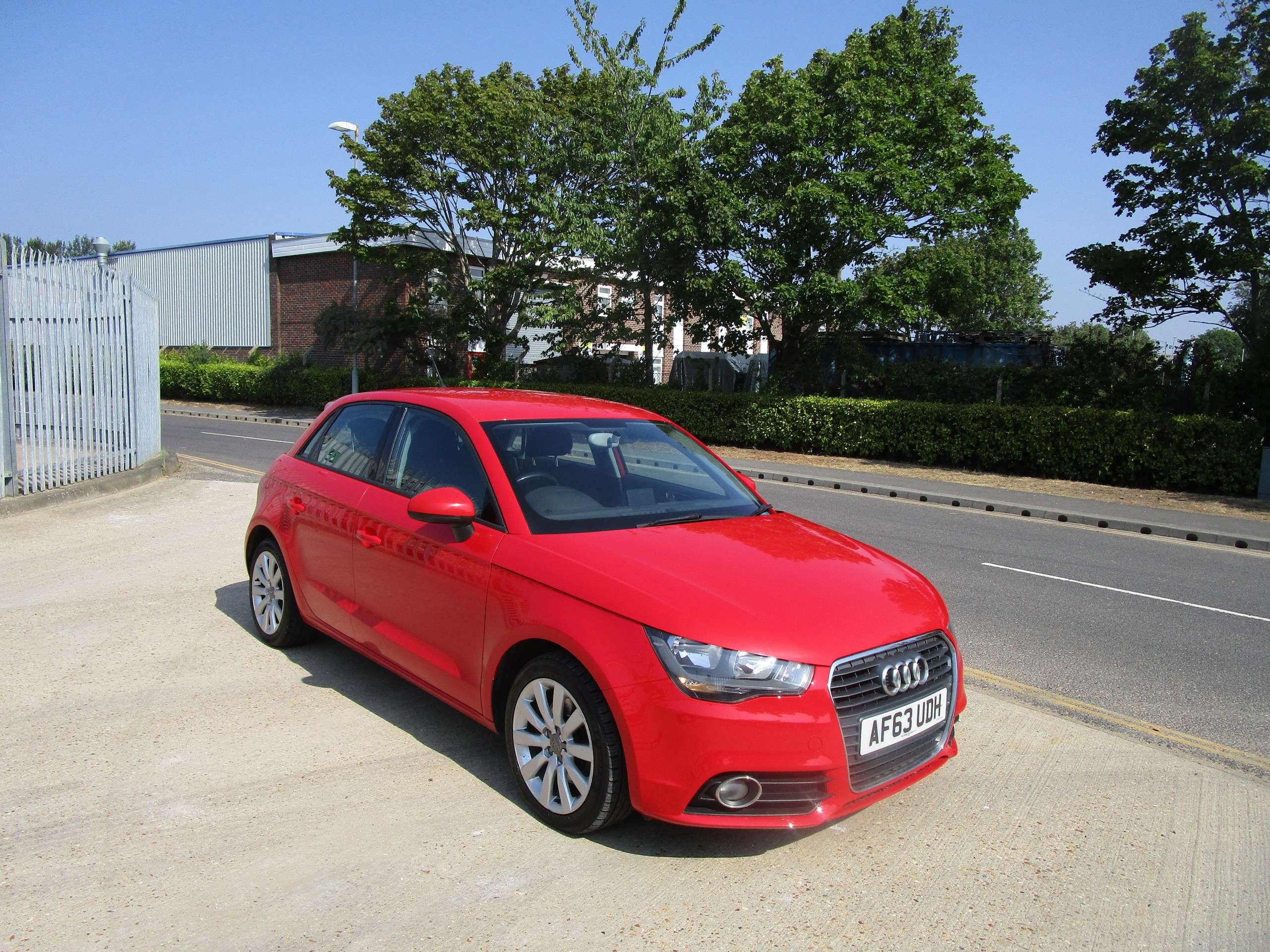 A 2014 AUDI A1 1.4 TFSI Sport Sportback 5dr Petrol Manual Euro 5 (s/s) (122 ps) A 2014 AUDI A1 1.4 TFSI Sport Sportback 5dr Petrol Manual Euro 5 (s/s) (122 ps)