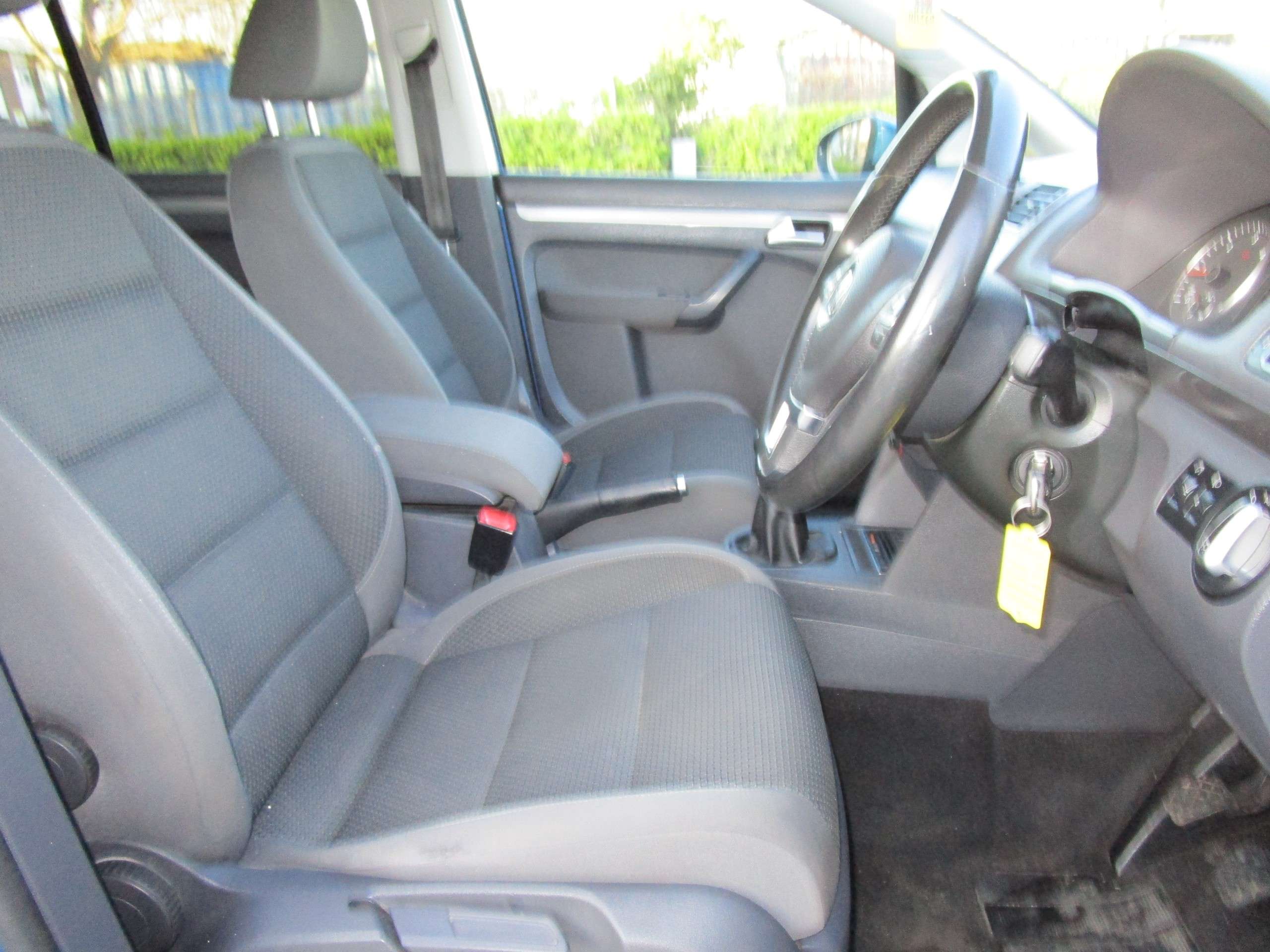 2012 VOLKSWAGEN TOURAN 2012 VOLKSWAGEN TOURAN