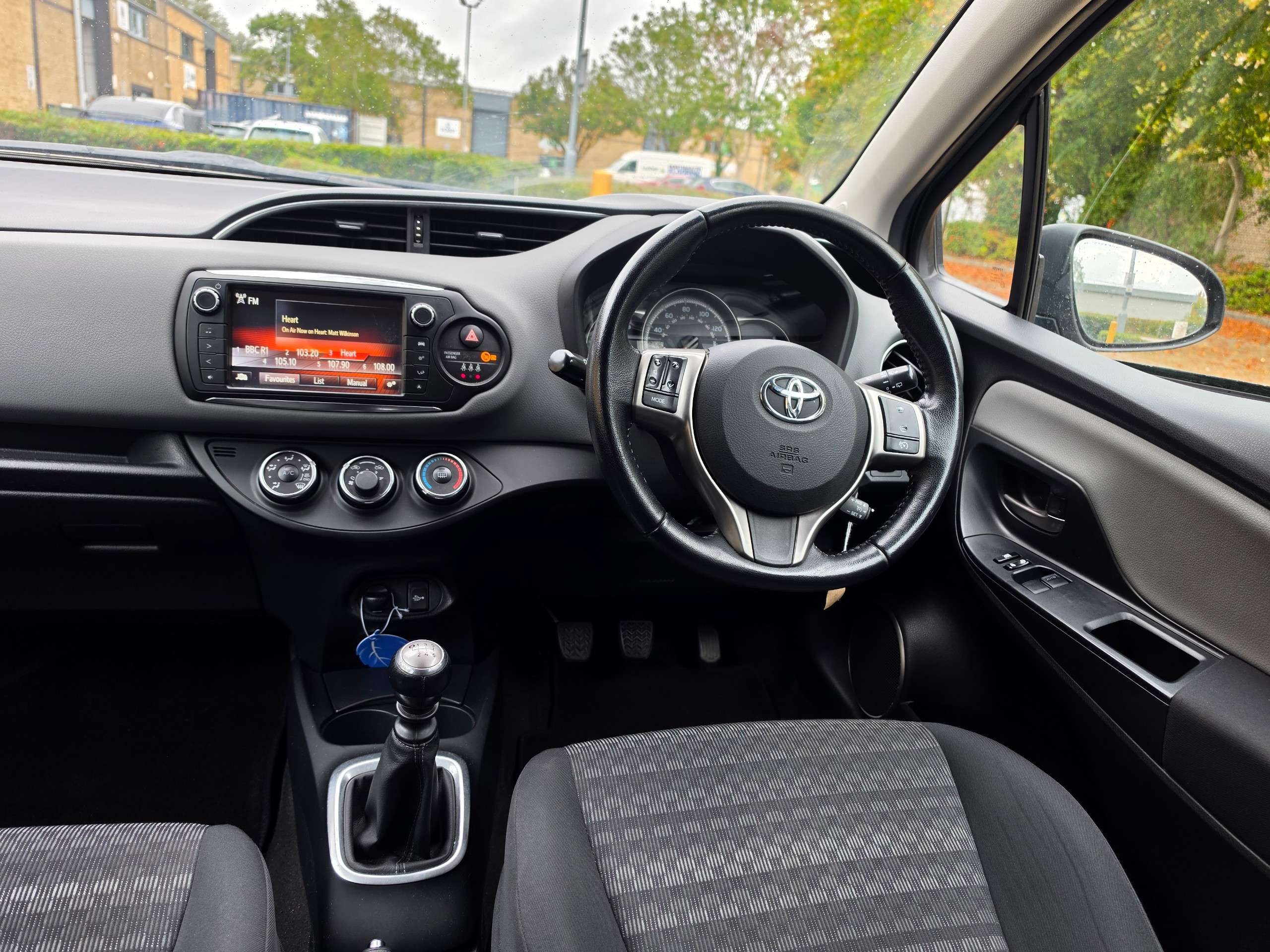 2016 TOYOTA YARIS 2016 TOYOTA YARIS