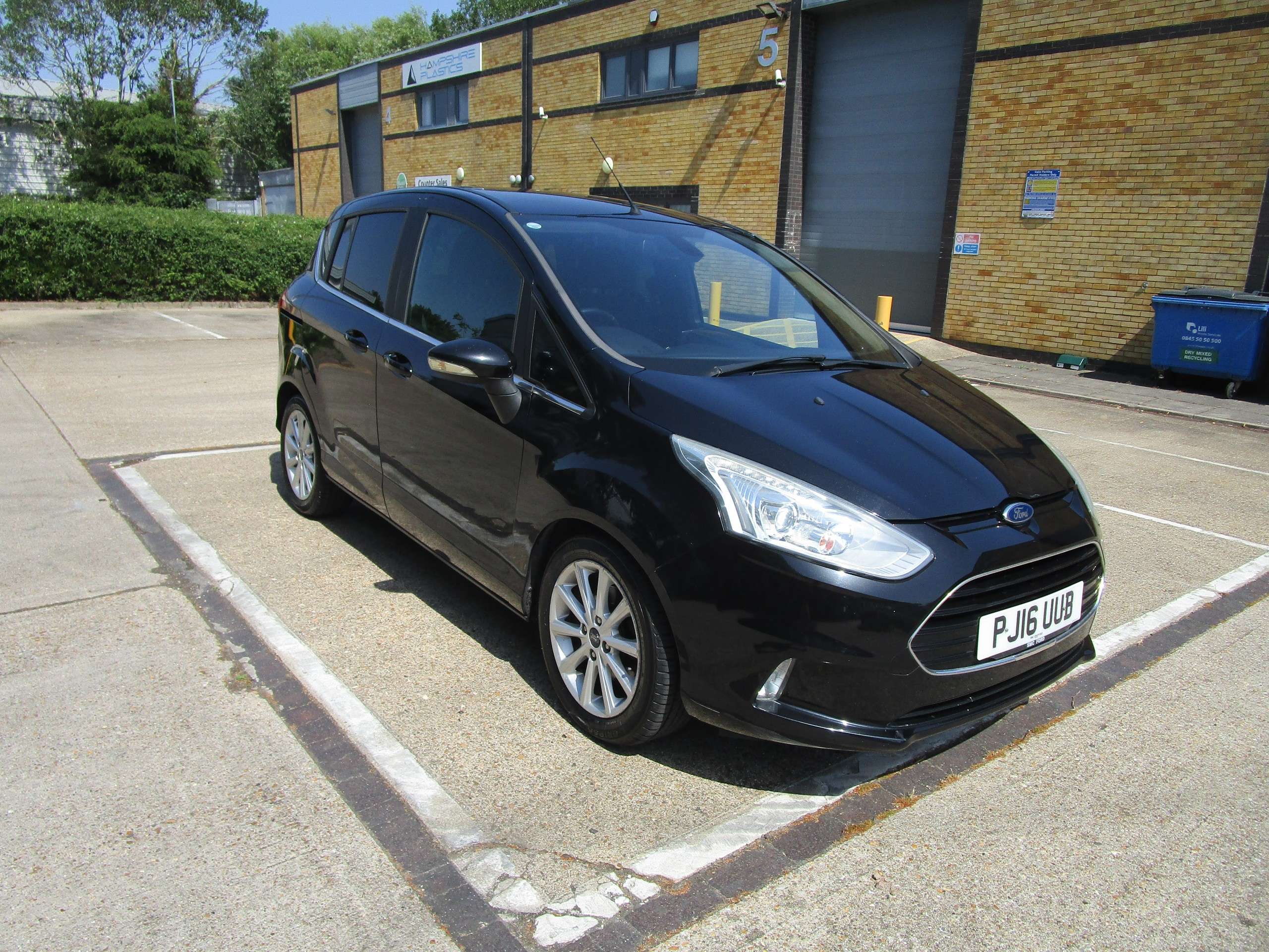 A 2016 FORD B-MAX 1.6 Titanium MPV 5dr Petrol Powershift Euro 5 ( CAT N) A 2016 FORD B-MAX 1.6 Titanium MPV 5dr Petrol Powershift Euro 5 ( CAT N)