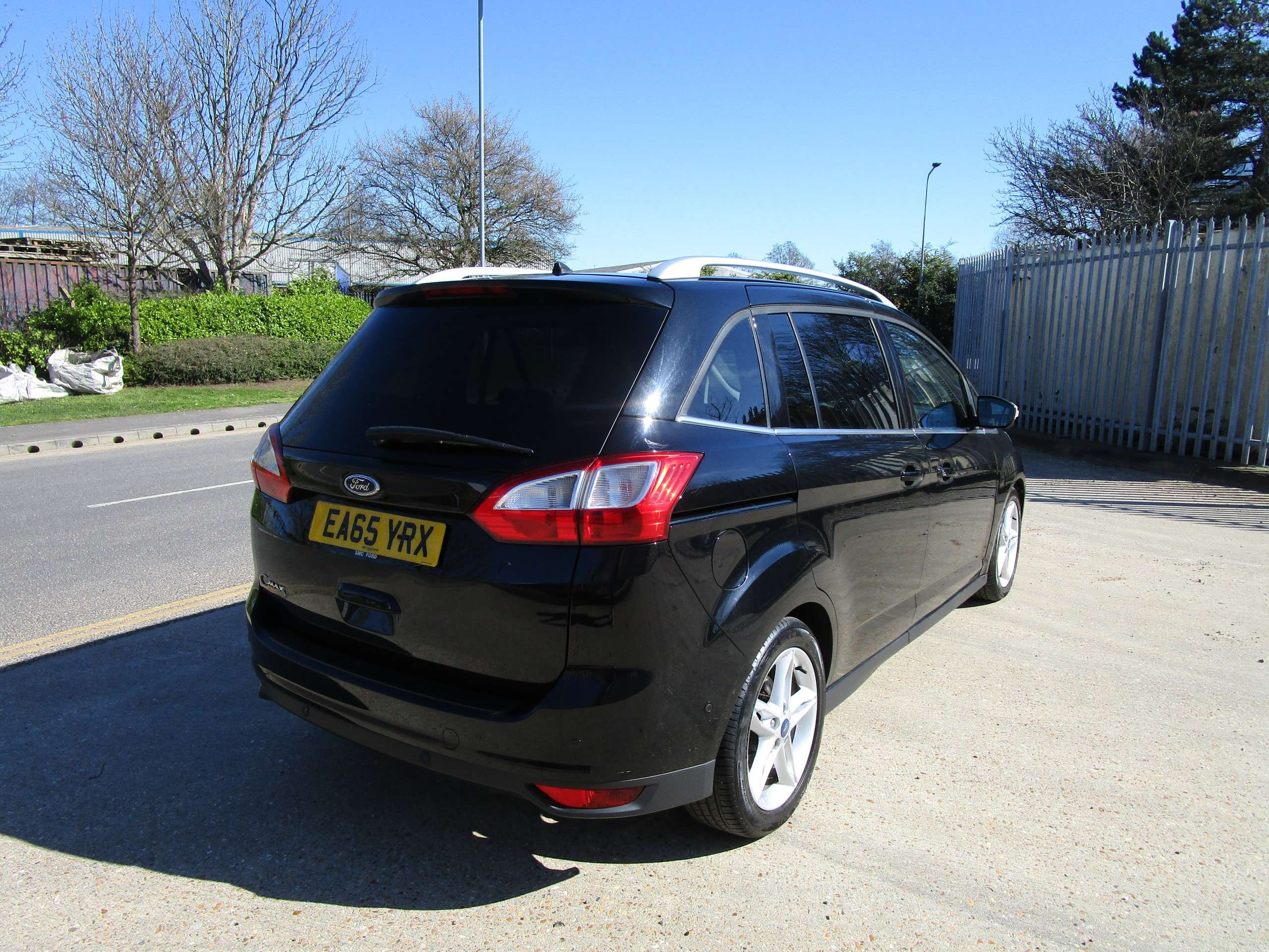 A 2015 FORD GRAND C-MAX 2.0 TDCi Titanium X MPV 5dr Diesel Manual Euro 6 (s/s) (150 ps) A 2015 FORD GRAND C-MAX 2.0 TDCi Titanium X MPV 5dr Diesel Manual Euro 6 (s/s) (150 ps)