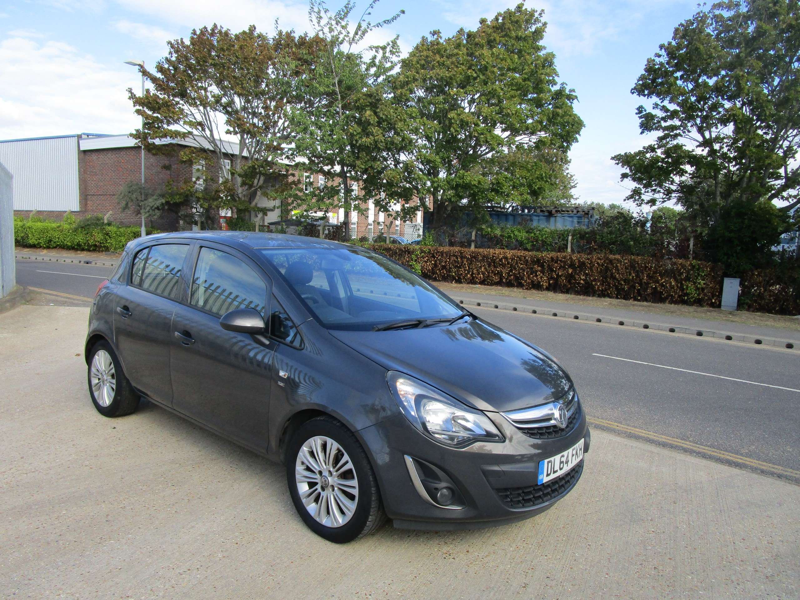 A 2015 VAUXHALL CORSA 1.2 16V SE Hatchback 5dr Petrol Manual Euro 5 (85 ps) A 2015 VAUXHALL CORSA 1.2 16V SE Hatchback 5dr Petrol Manual Euro 5 (85 ps)
