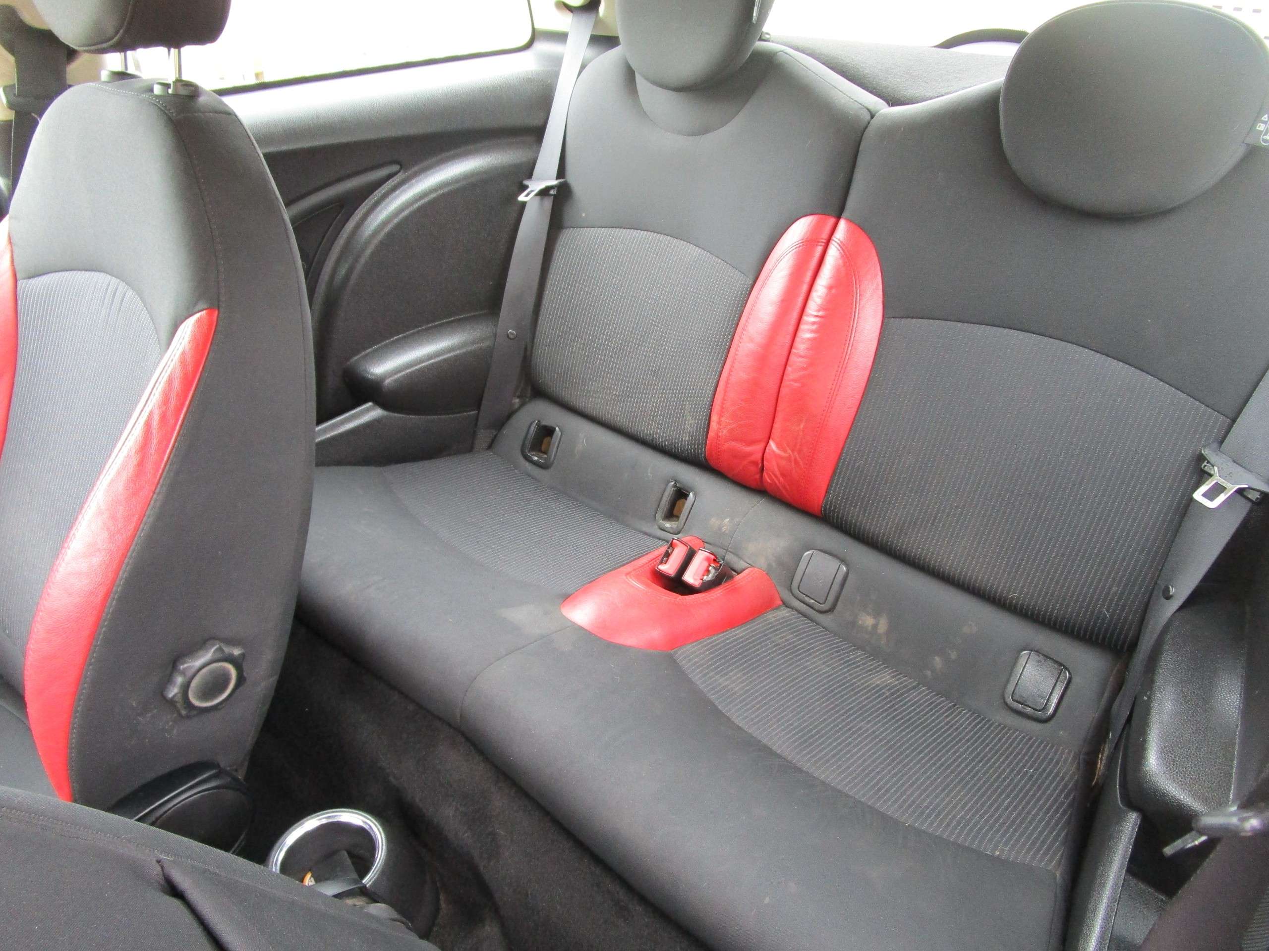 2011 MINI HATCH 2011 MINI HATCH