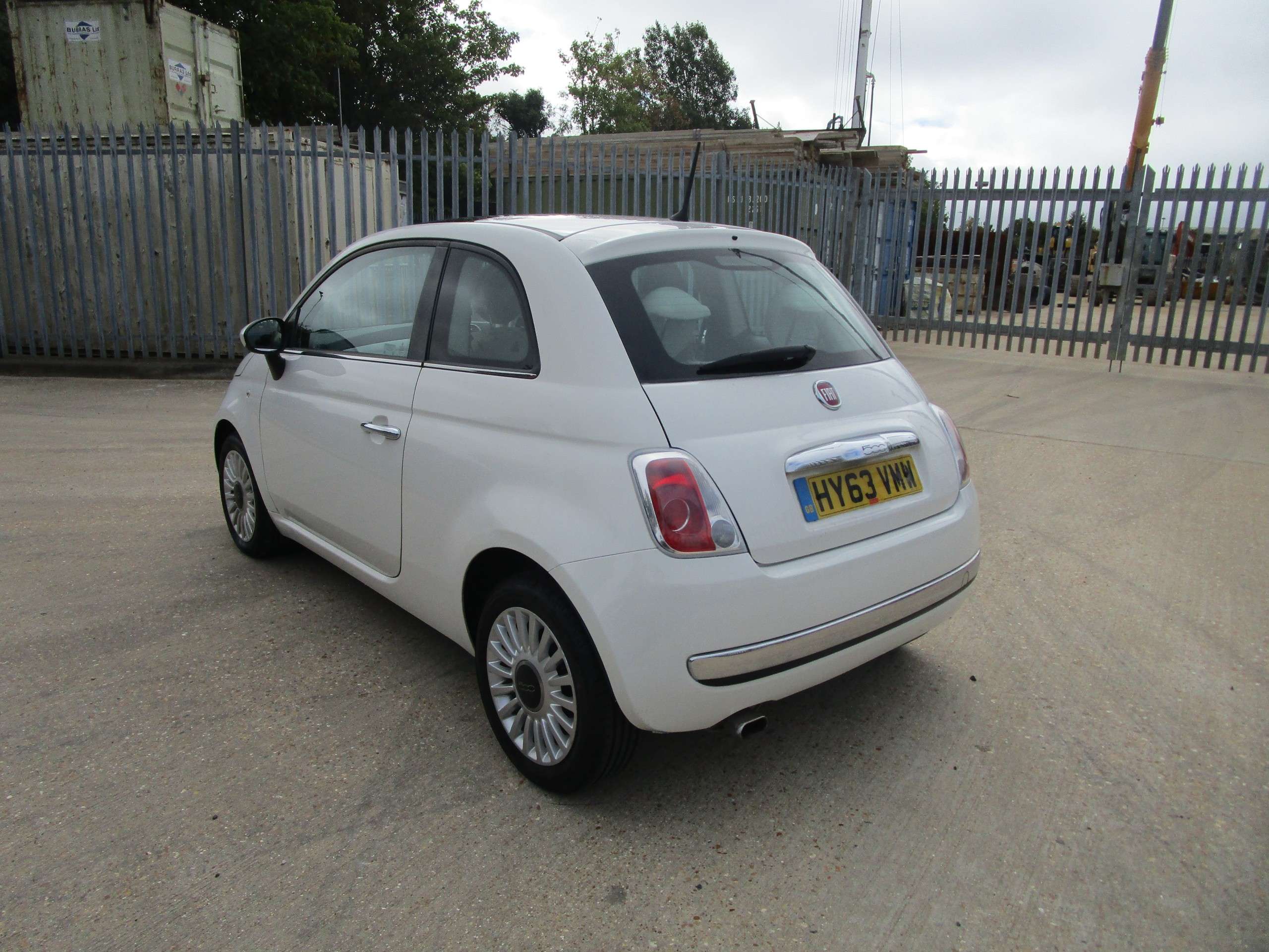 A 2013 FIAT 500 1.2 Lounge Hatchback 3dr Petrol Manual Euro 6 (s/s) (69 bhp) A 2013 FIAT 500 1.2 Lounge Hatchback 3dr Petrol Manual Euro 6 (s/s) (69 bhp)