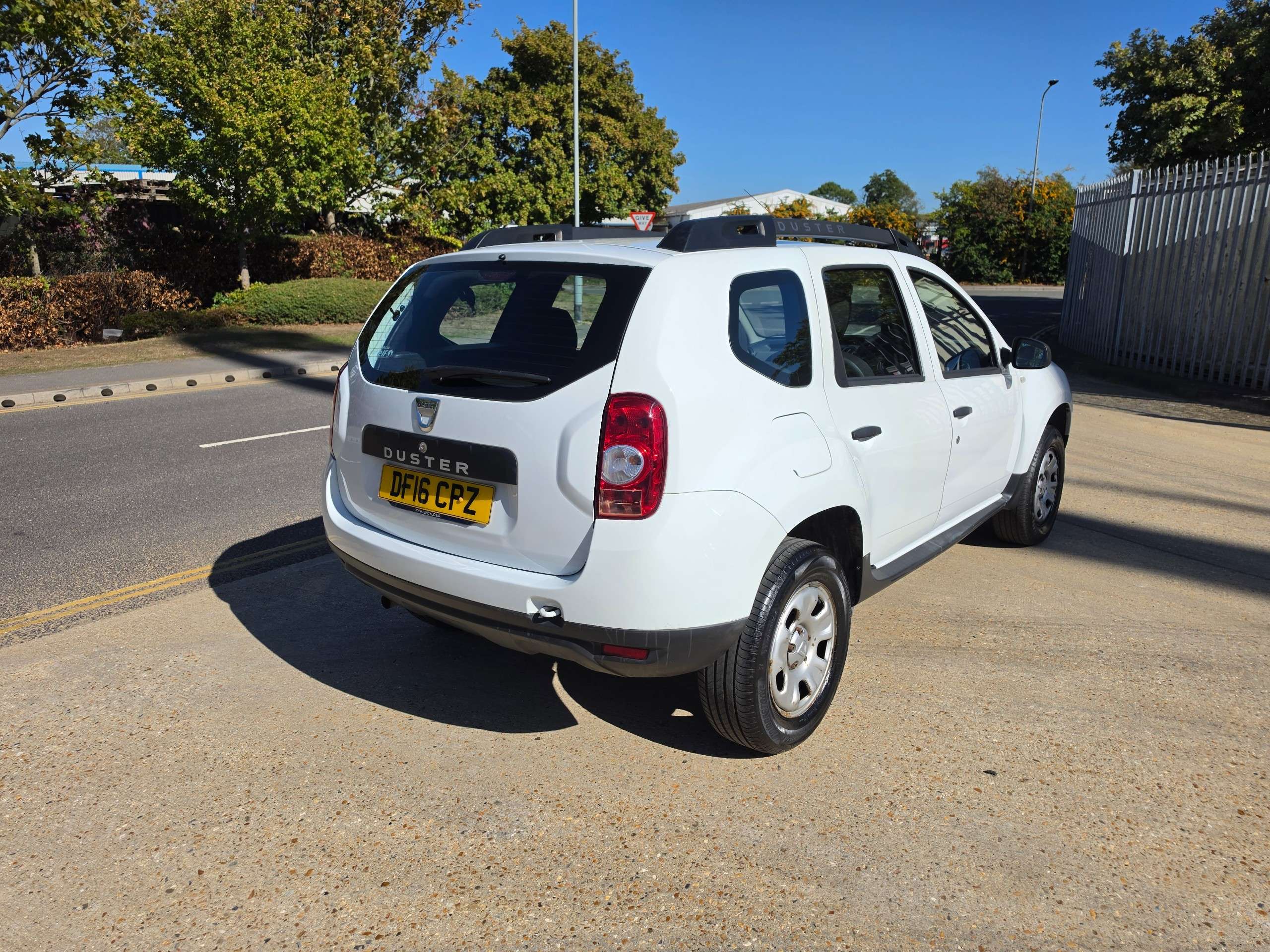 A 2016 DACIA DUSTER 1.6 Ambiance SUV 5dr Petrol Manual Euro 6 (s/s) (115 ps) A 2016 DACIA DUSTER 1.6 Ambiance SUV 5dr Petrol Manual Euro 6 (s/s) (115 ps)