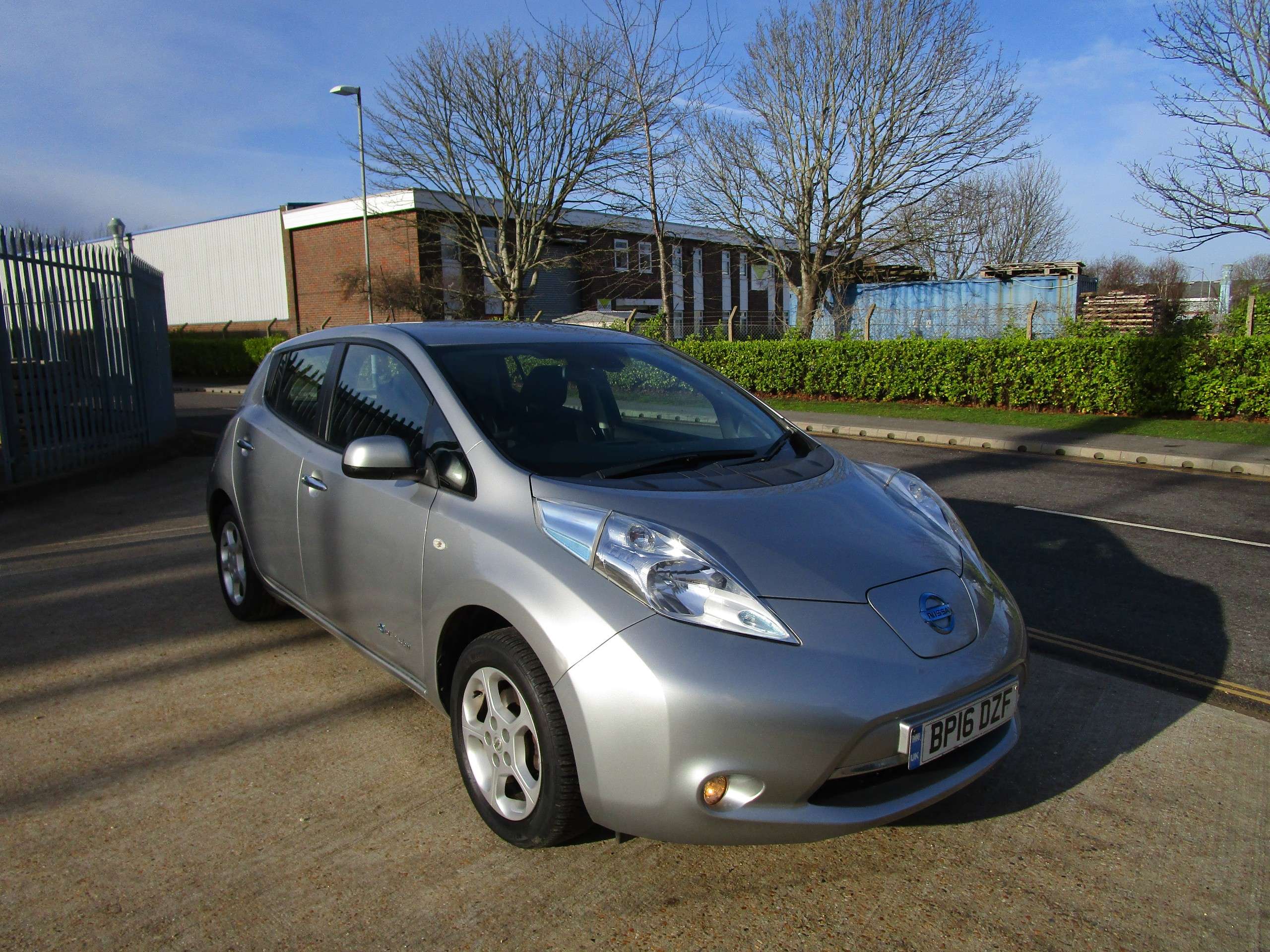 A 2016 NISSAN LEAF 30kWh Acenta Hatchback 5dr Electric Auto (109 bhp) A 2016 NISSAN LEAF 30kWh Acenta Hatchback 5dr Electric Auto (109 bhp)