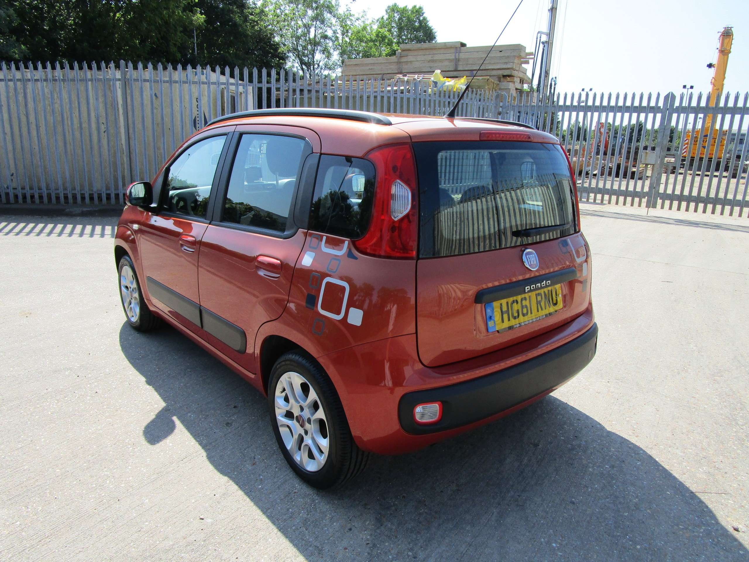 A 2012 FIAT PANDA TWINAIR LOUNGE 5-Door (20 Pound Road Tax) A 2012 FIAT PANDA TWINAIR LOUNGE 5-Door (20 Pound Road Tax)