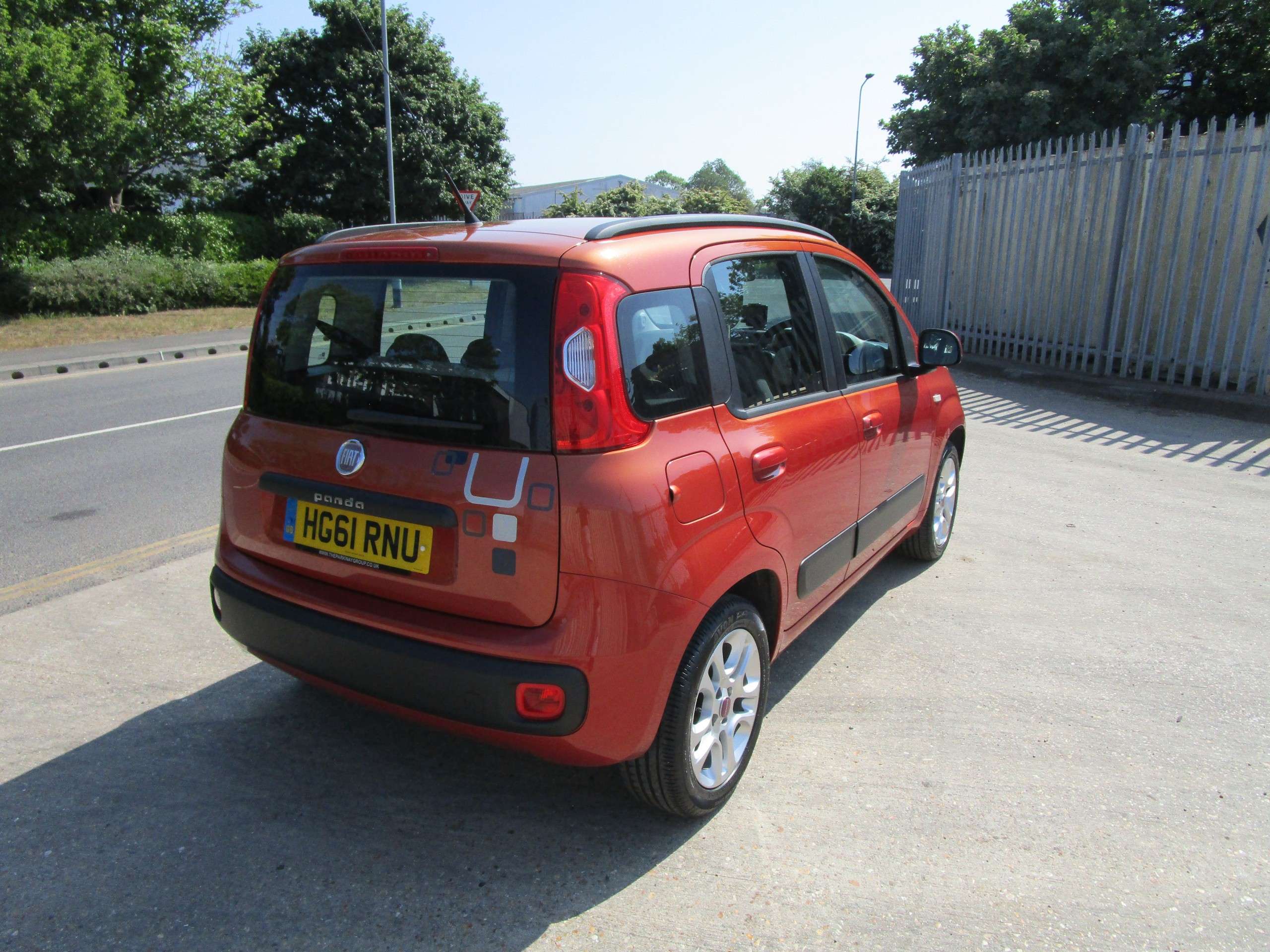 A 2012 FIAT PANDA TWINAIR LOUNGE 5-Door (20 Pound Road Tax) A 2012 FIAT PANDA TWINAIR LOUNGE 5-Door (20 Pound Road Tax)