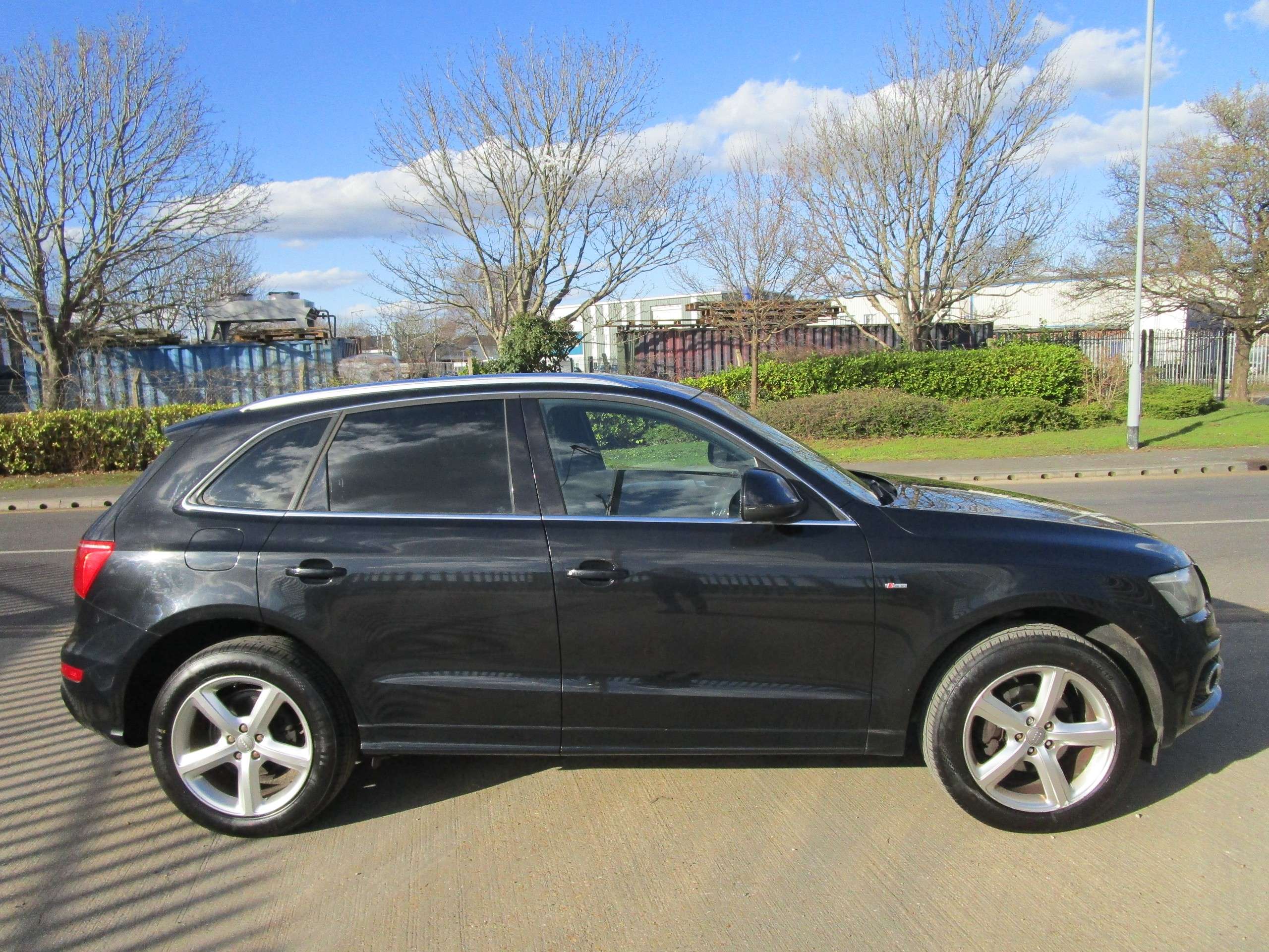 2009 AUDI Q5 2009 AUDI Q5