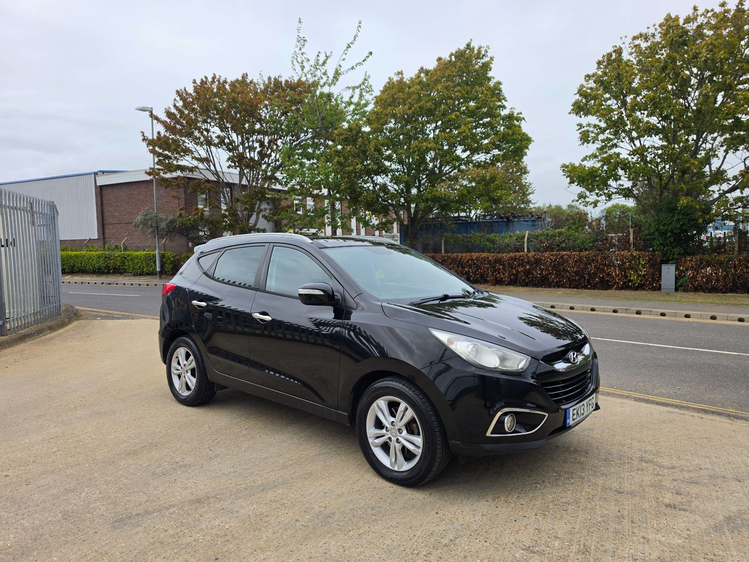 A 2013 HYUNDAI IX35 1.7 CRDi Premium SUV 5dr Diesel Manual Euro 5 (s/s) (115 ps) A 2013 HYUNDAI IX35 1.7 CRDi Premium SUV 5dr Diesel Manual Euro 5 (s/s) (115 ps)