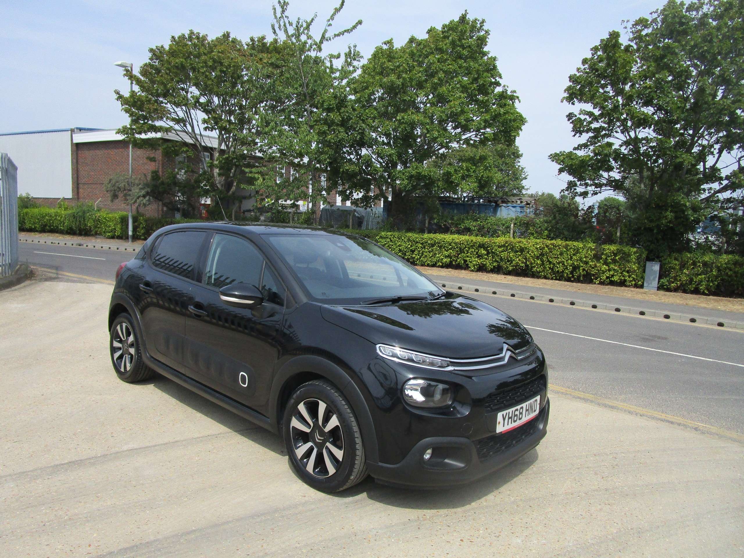 A 2018 CITROEN C3 1.2 PureTech Flair Hatchback 5dr Petrol Manual Euro 6 (82 ps) A 2018 CITROEN C3 1.2 PureTech Flair Hatchback 5dr Petrol Manual Euro 6 (82 ps)