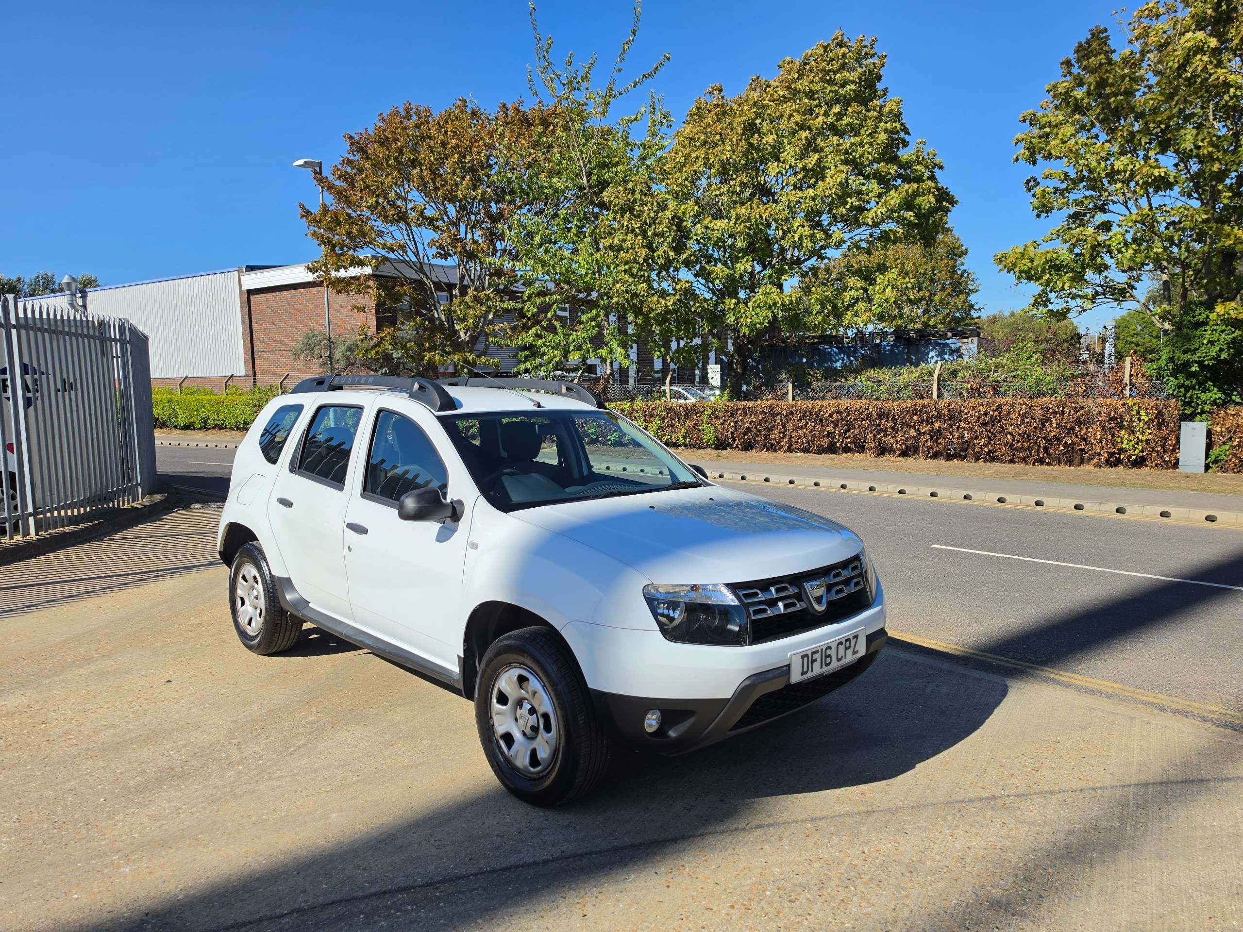 A 2016 DACIA DUSTER 1.6 Ambiance SUV 5dr Petrol Manual Euro 6 (s/s) (115 ps) A 2016 DACIA DUSTER 1.6 Ambiance SUV 5dr Petrol Manual Euro 6 (s/s) (115 ps)
