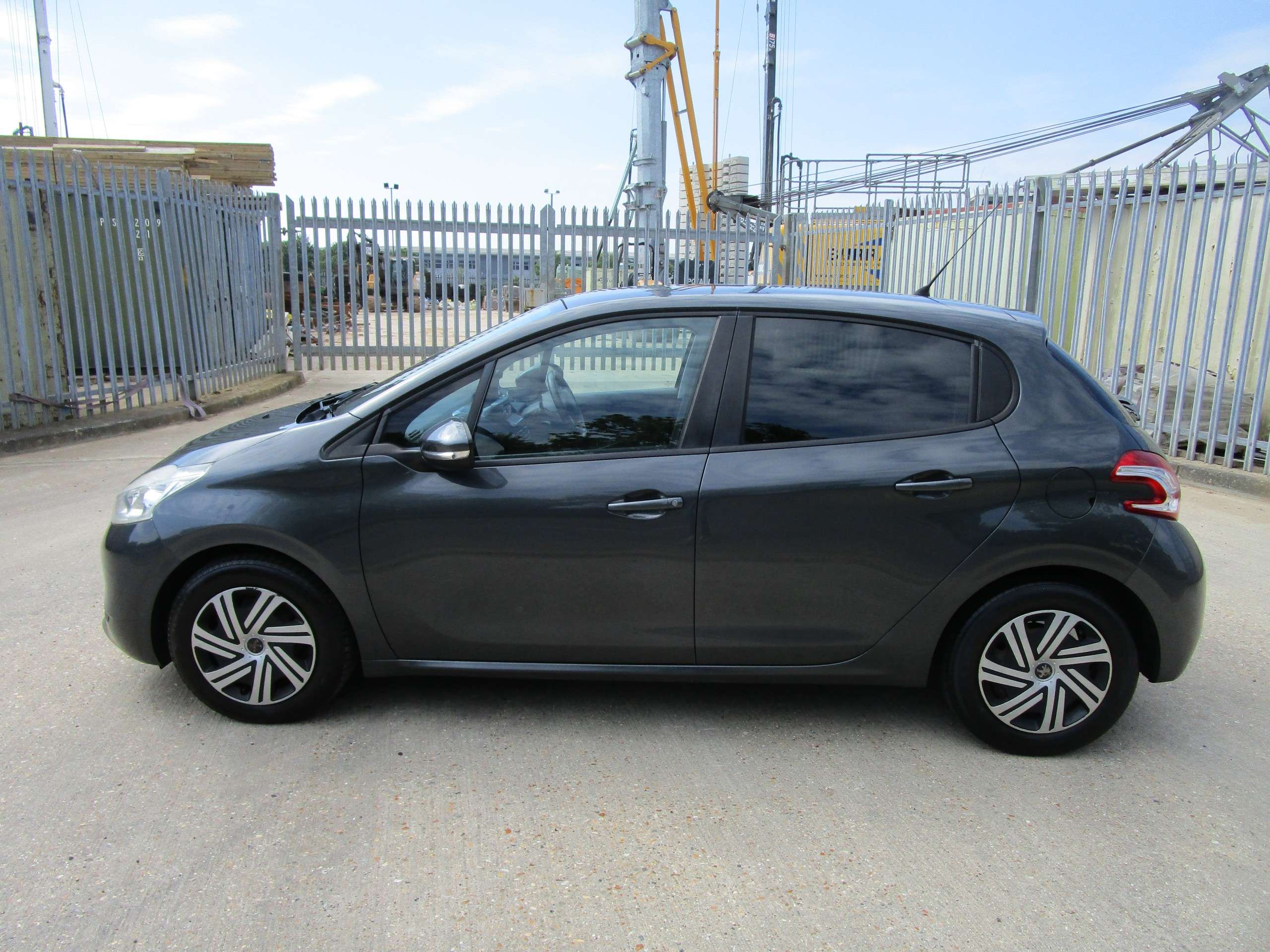 2014 PEUGEOT 208 2014 PEUGEOT 208