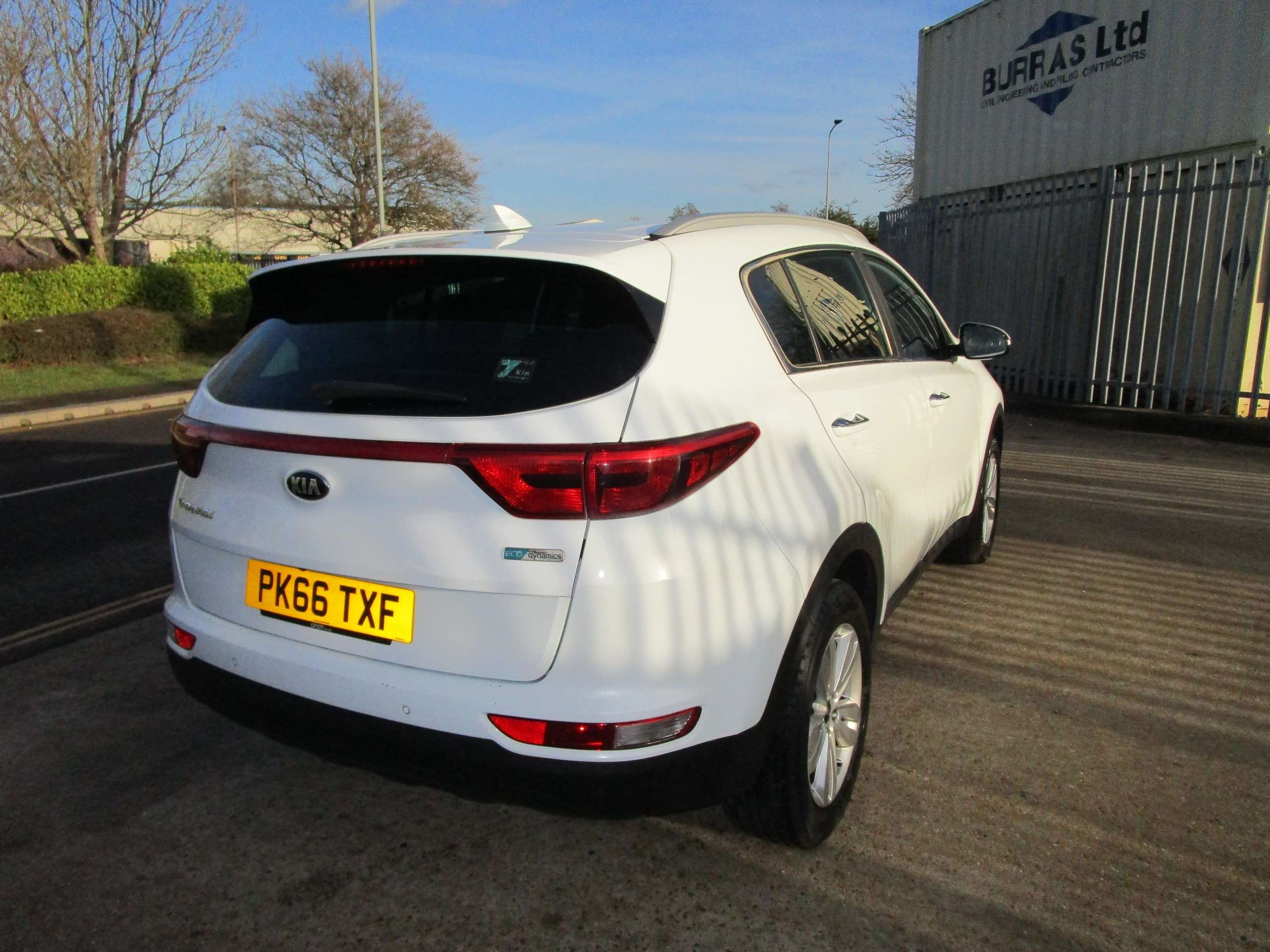 A 2016 KIA SPORTAGE 1.6 GDi 2 SUV 5dr Petrol Manual Euro 6 (s/s) (130 bhp) A 2016 KIA SPORTAGE 1.6 GDi 2 SUV 5dr Petrol Manual Euro 6 (s/s) (130 bhp)