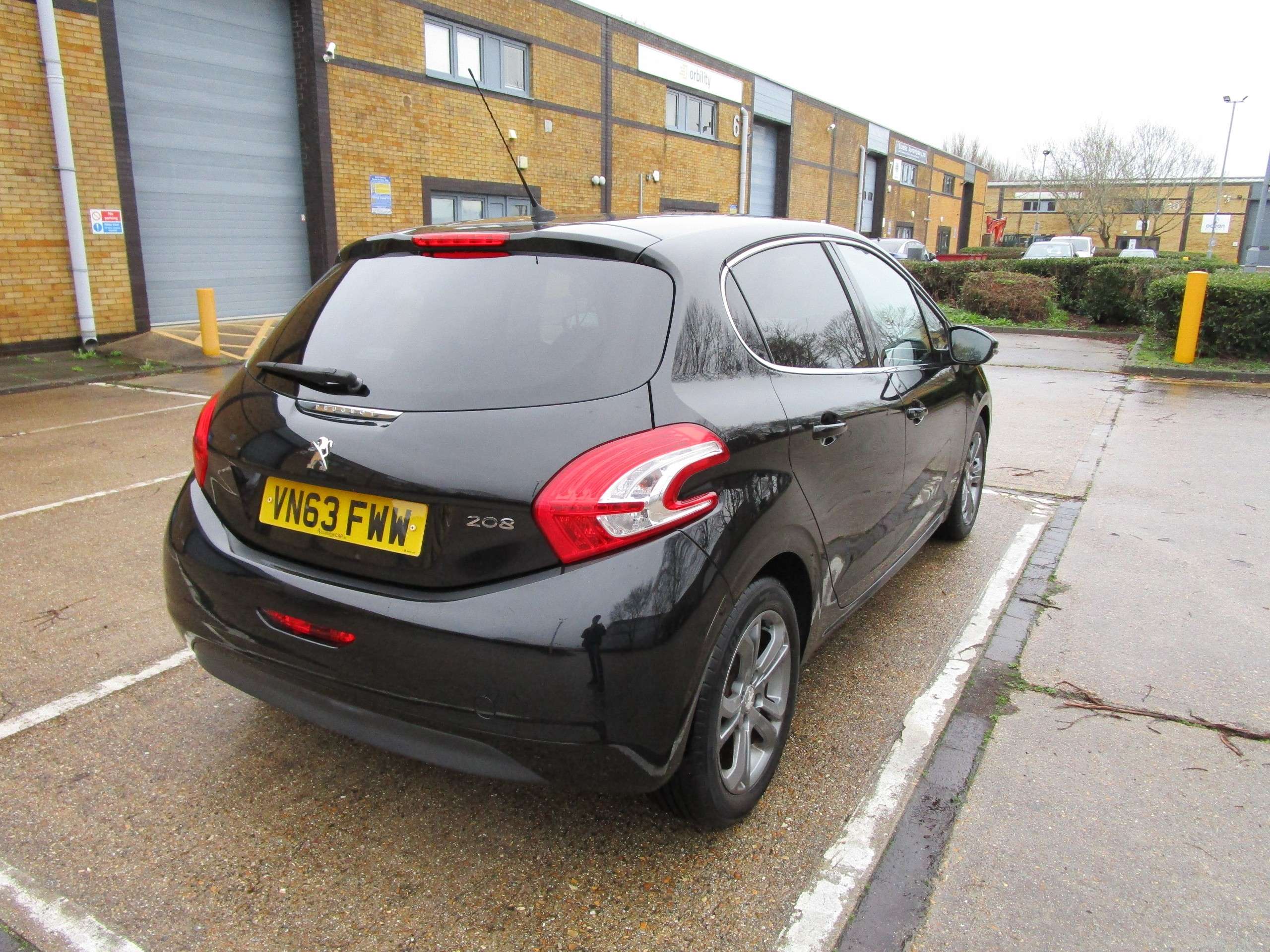 A 2013 PEUGEOT 208 1.6 VTi Allure Hatchback 5dr Petrol Manual Euro 5 (120 ps) A 2013 PEUGEOT 208 1.6 VTi Allure Hatchback 5dr Petrol Manual Euro 5 (120 ps)