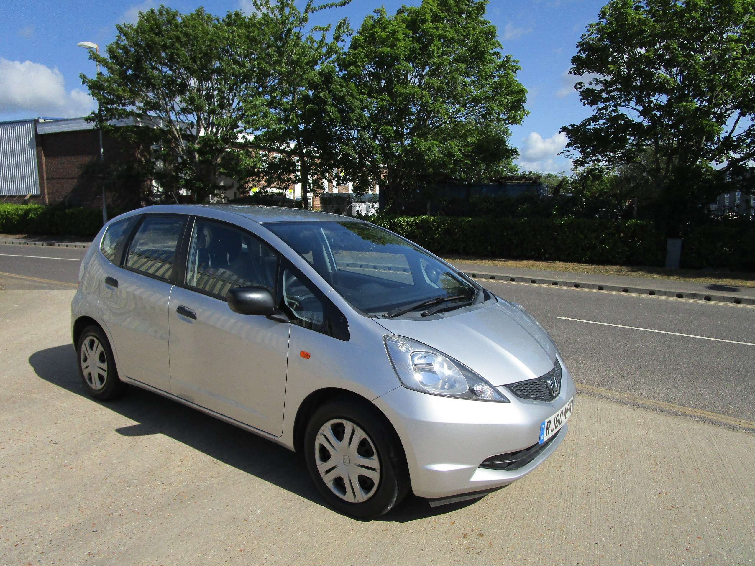 A 2011 HONDA JAZZ I-VTEC S 5-Door (ULEZ Compliant) A 2011 HONDA JAZZ I-VTEC S 5-Door (ULEZ Compliant)