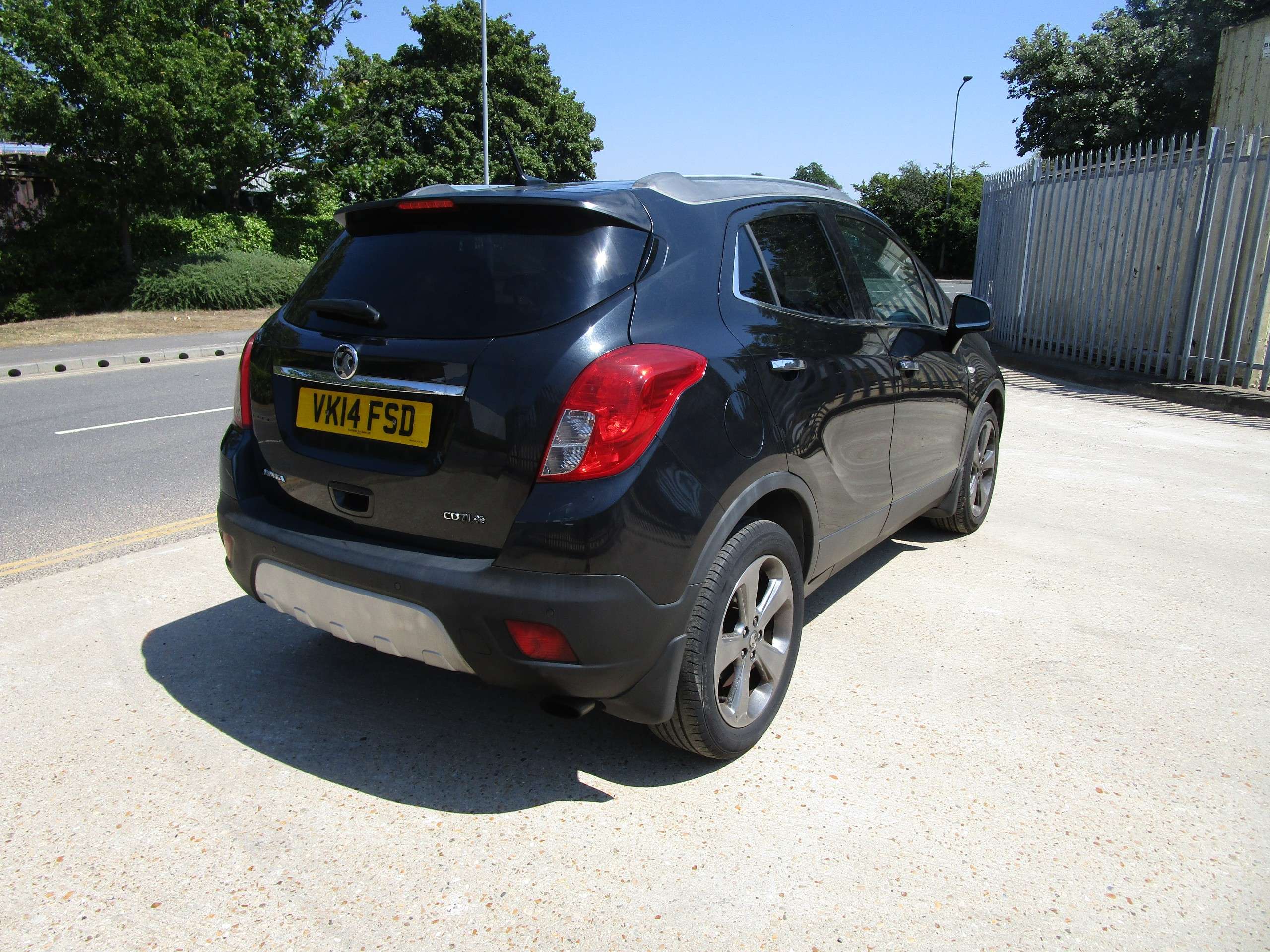 A 2014 VAUXHALL MOKKA 1.7 CDTi SE SUV 5dr Diesel Manual 4WD Euro 5 (s/s) (130 ps) A 2014 VAUXHALL MOKKA 1.7 CDTi SE SUV 5dr Diesel Manual 4WD Euro 5 (s/s) (130 ps)