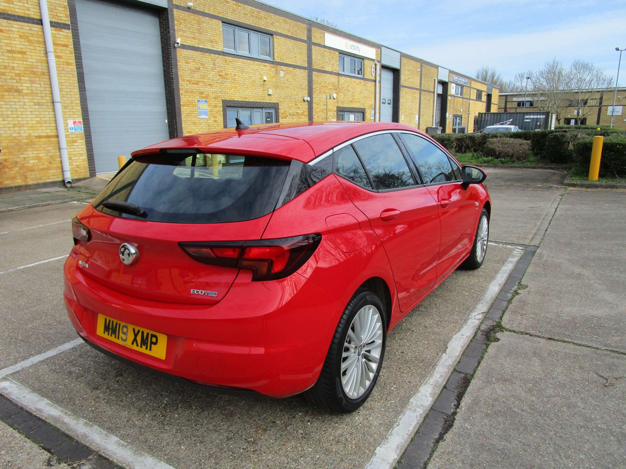 A 2019 VAUXHALL ASTRA 1.0i Turbo ecoTEC Elite Nav Hatchback 5dr Petrol Manual Euro 6 (s/s) (105 ps) A 2019 VAUXHALL ASTRA 1.0i Turbo ecoTEC Elite Nav Hatchback 5dr Petrol Manual Euro 6 (s/s) (105 ps)