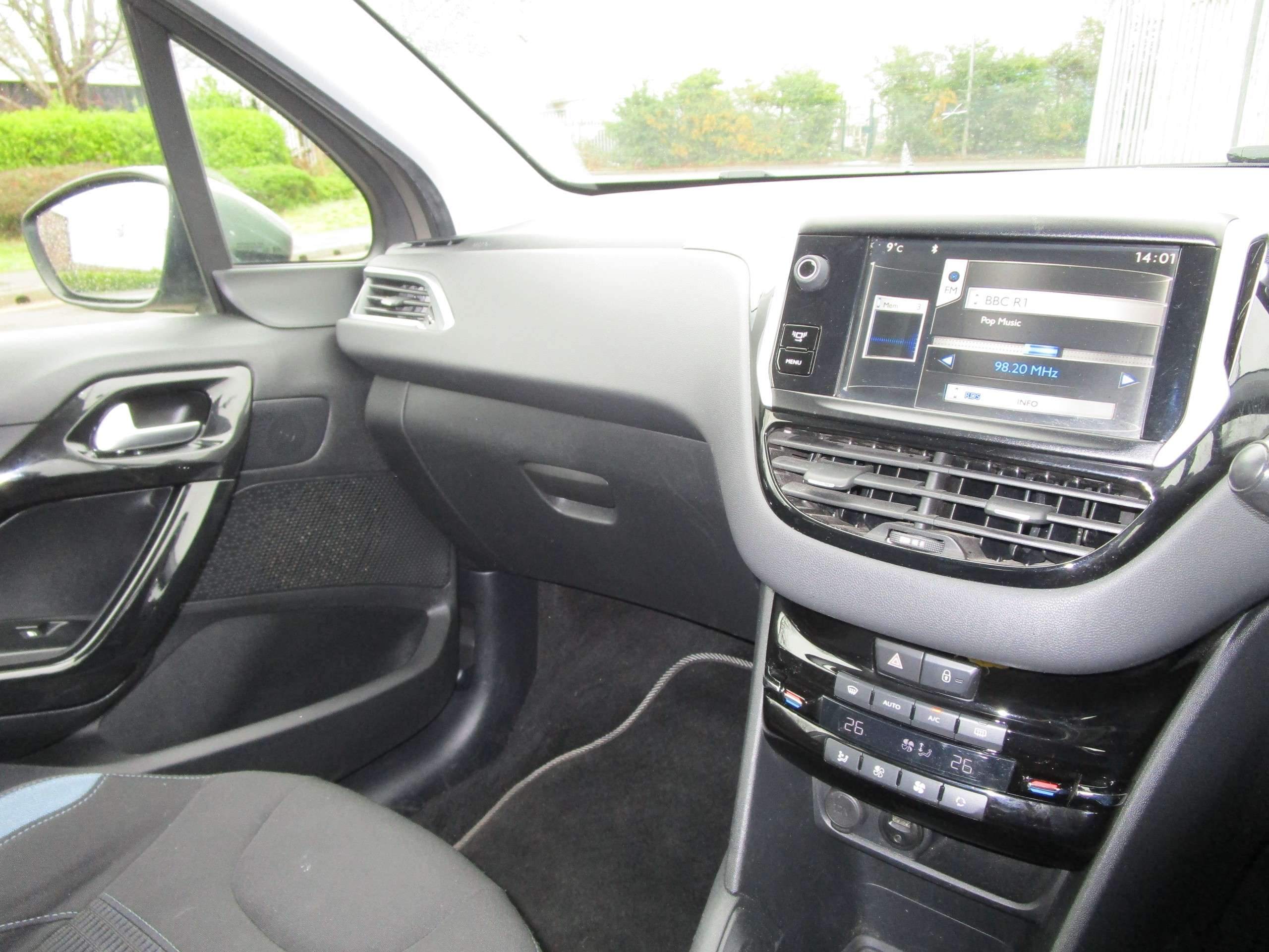 2014 PEUGEOT 208 2014 PEUGEOT 208