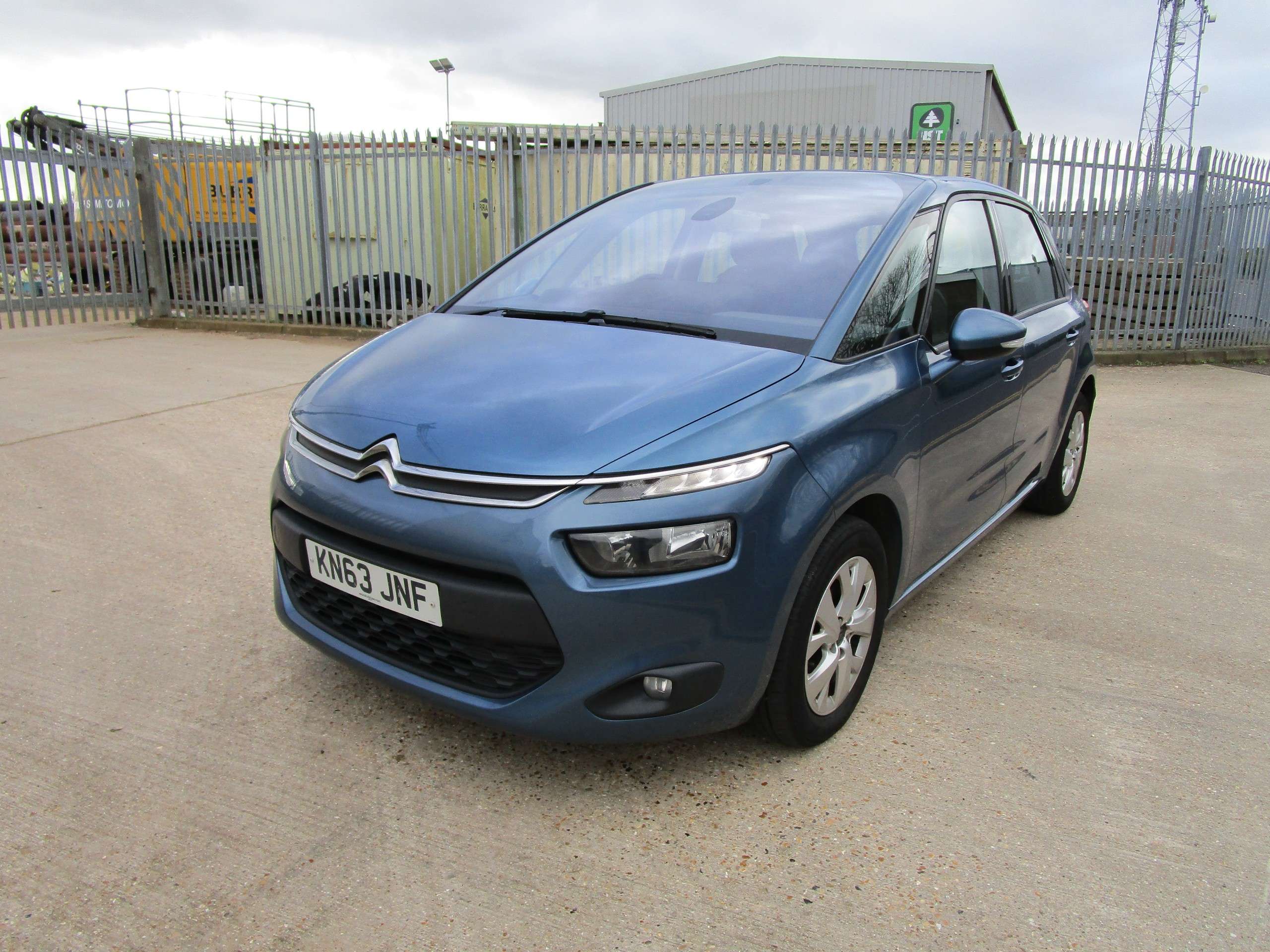A 2013 CITROEN C4 PICASSO E-HDI AIRDREAM VTR PLUS A 2013 CITROEN C4 PICASSO E-HDI AIRDREAM VTR PLUS
