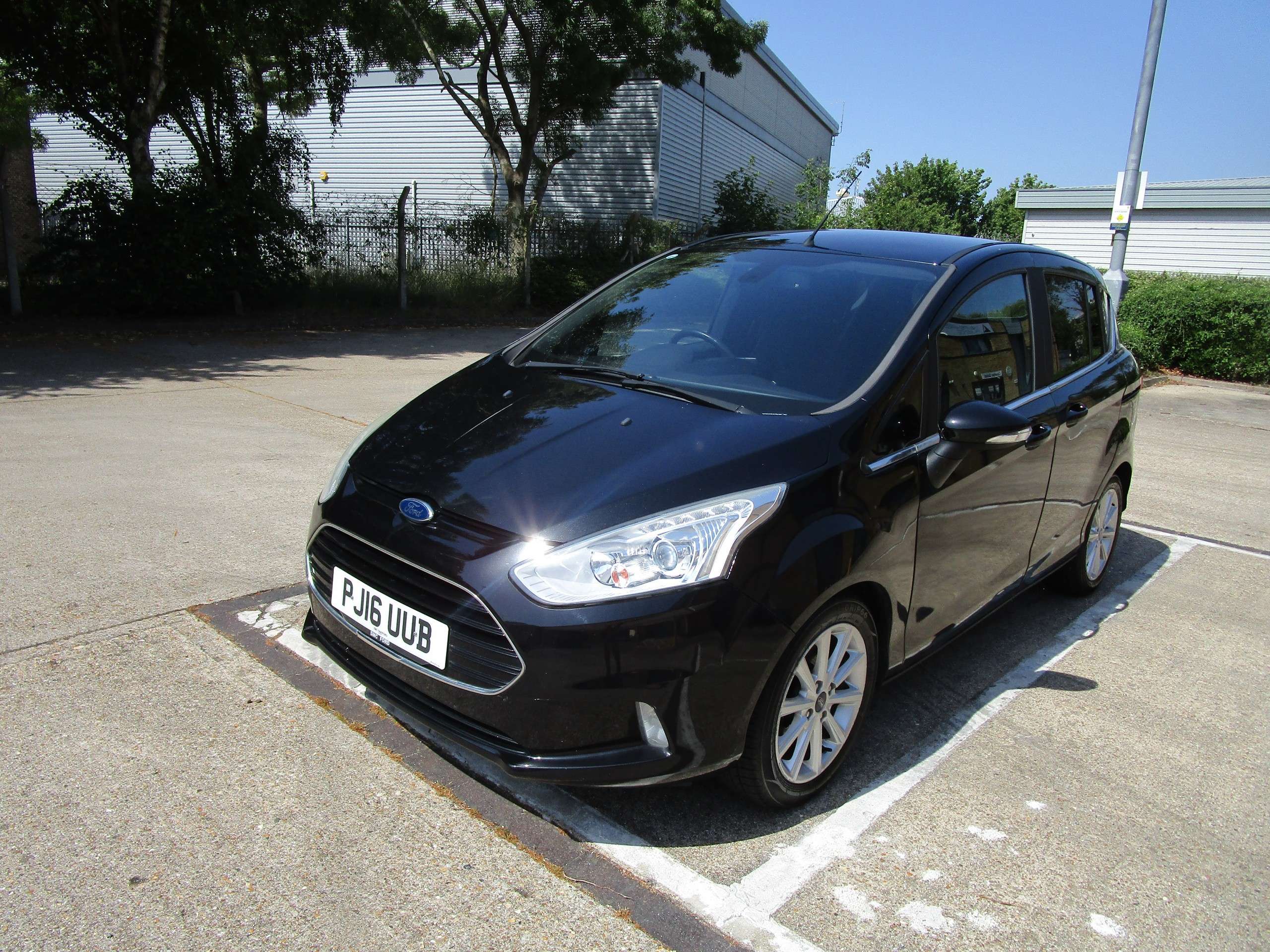 A 2016 FORD B-MAX 1.6 Titanium MPV 5dr Petrol Powershift Euro 5 ( CAT N) A 2016 FORD B-MAX 1.6 Titanium MPV 5dr Petrol Powershift Euro 5 ( CAT N)