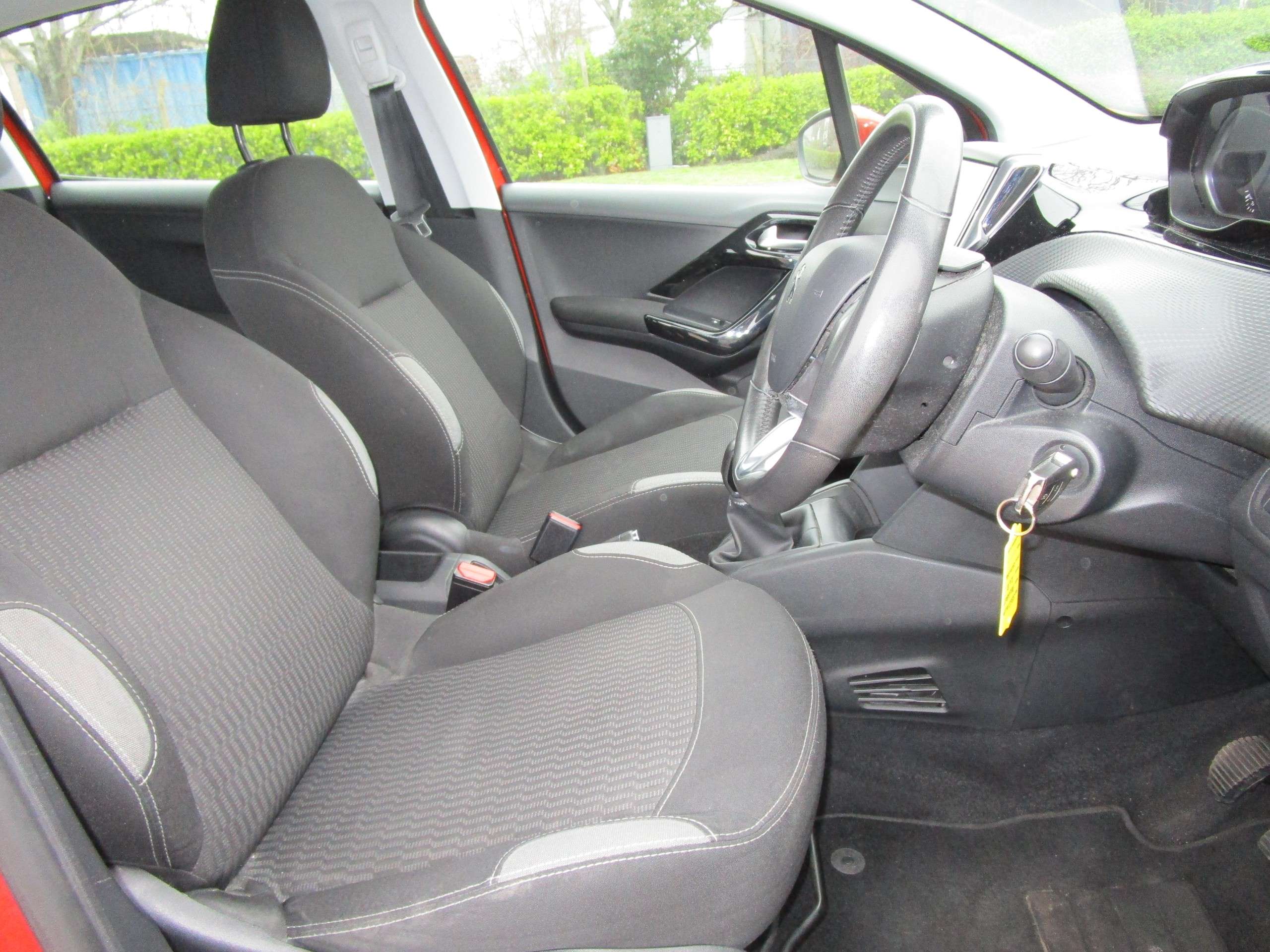 2015 PEUGEOT 208 2015 PEUGEOT 208