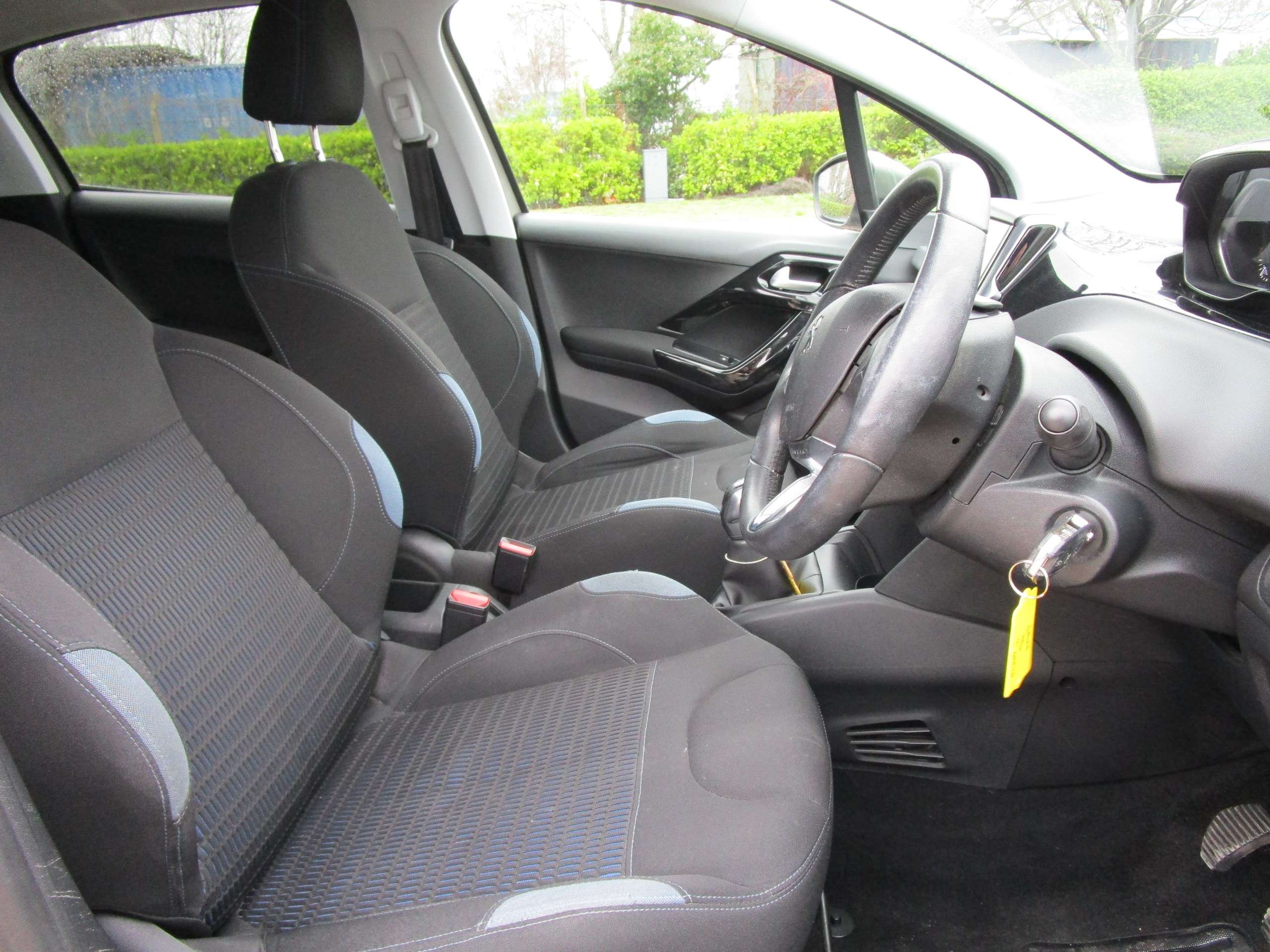 2014 PEUGEOT 208 2014 PEUGEOT 208