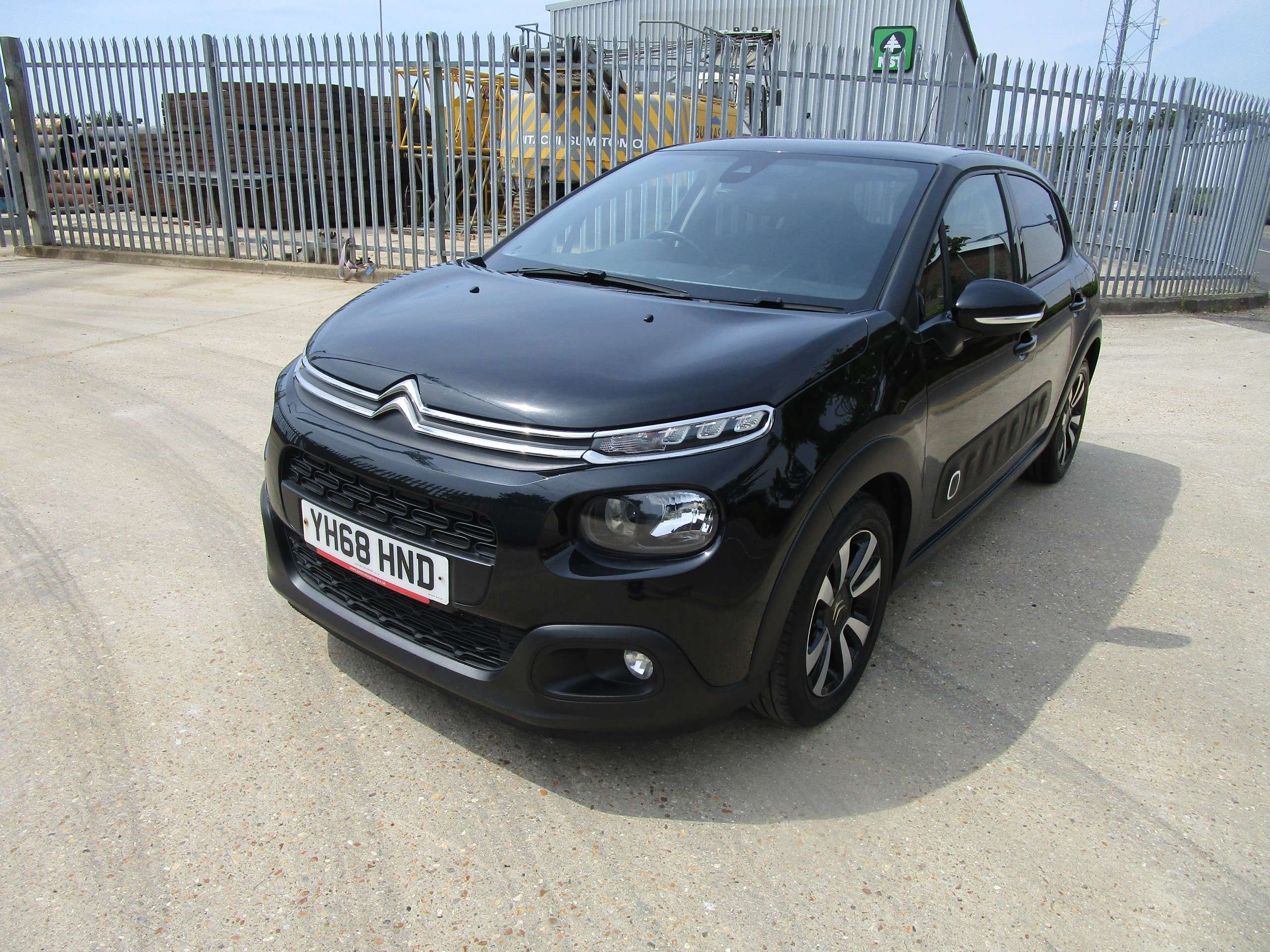 A 2018 CITROEN C3 1.2 PureTech Flair Hatchback 5dr Petrol Manual Euro 6 (82 ps) A 2018 CITROEN C3 1.2 PureTech Flair Hatchback 5dr Petrol Manual Euro 6 (82 ps)