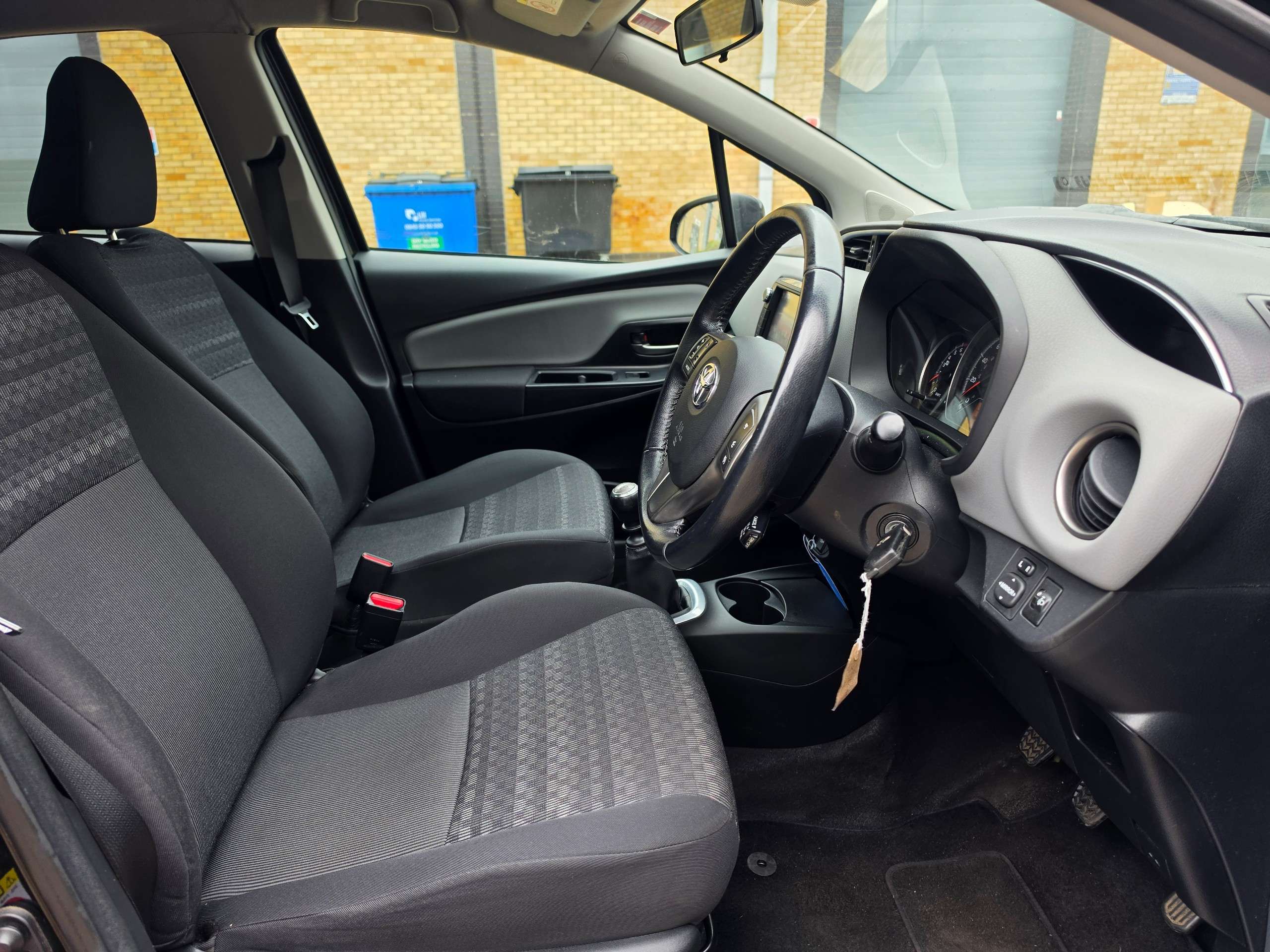 2016 TOYOTA YARIS 2016 TOYOTA YARIS