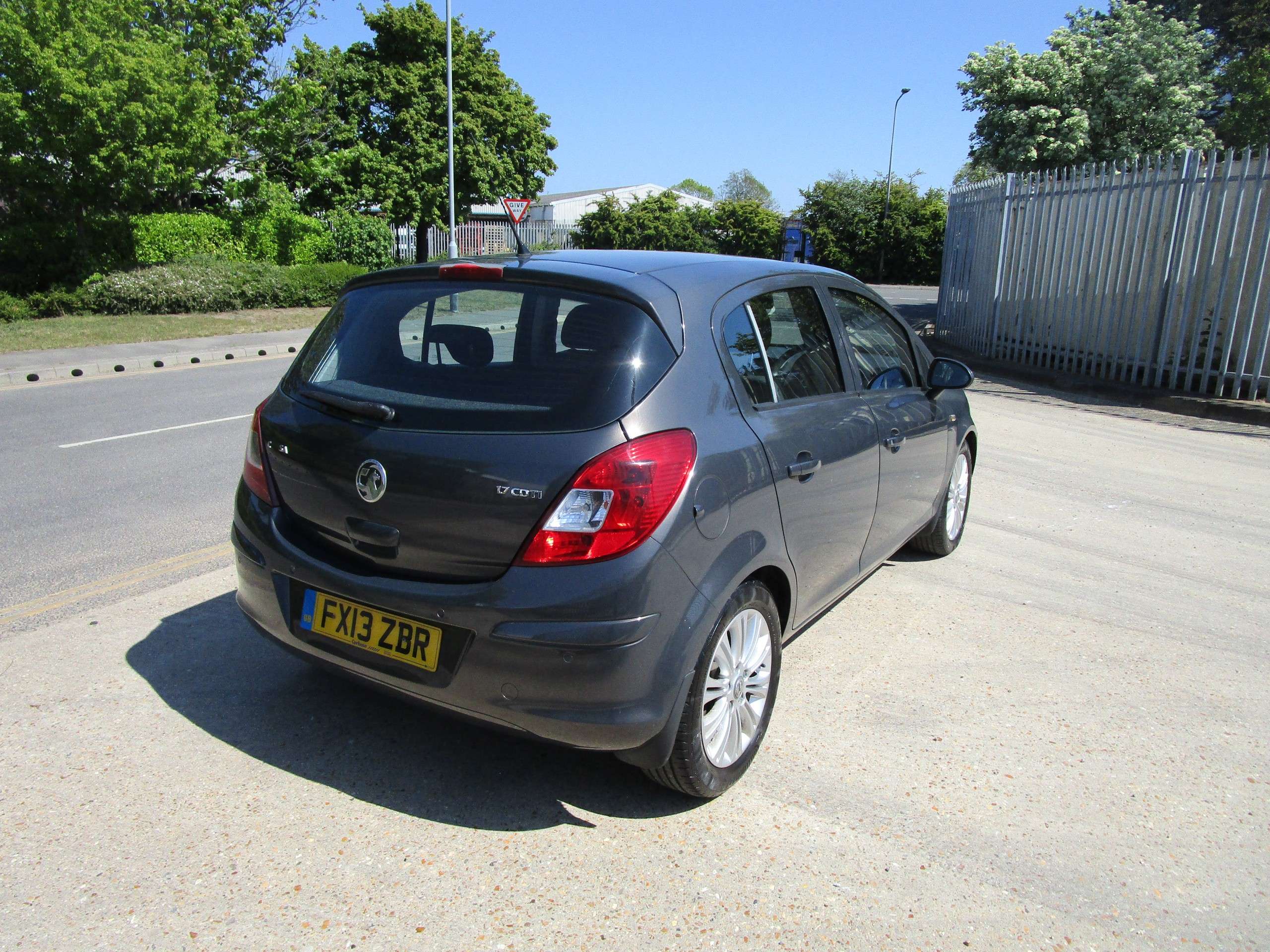 A 2013 VAUXHALL CORSA 1.7 CDTi ecoFLEX SE Hatchback 5dr Diesel Manual Euro 5 (130 ps) A 2013 VAUXHALL CORSA 1.7 CDTi ecoFLEX SE Hatchback 5dr Diesel Manual Euro 5 (130 ps)