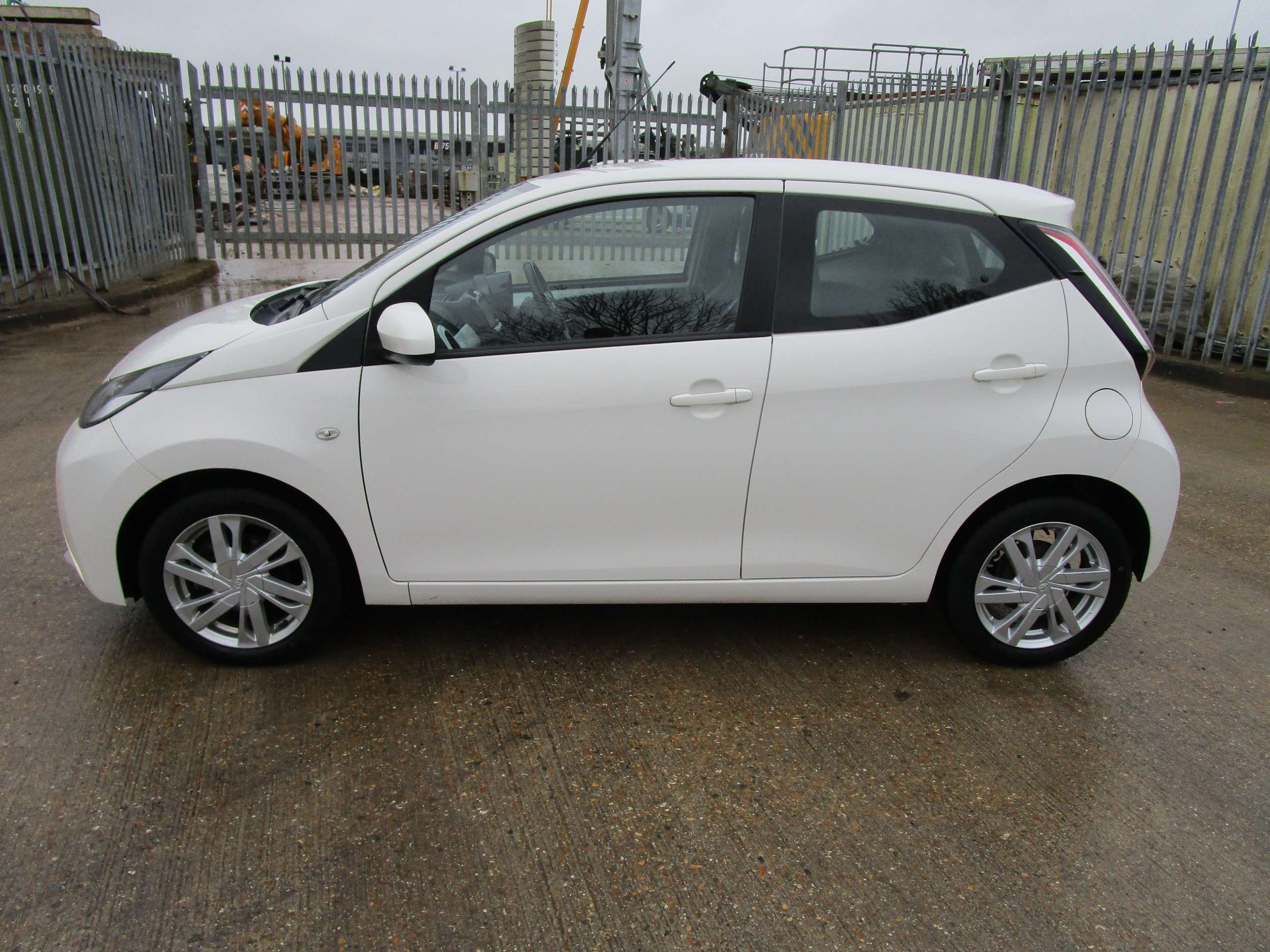 2015 TOYOTA AYGO 2015 TOYOTA AYGO