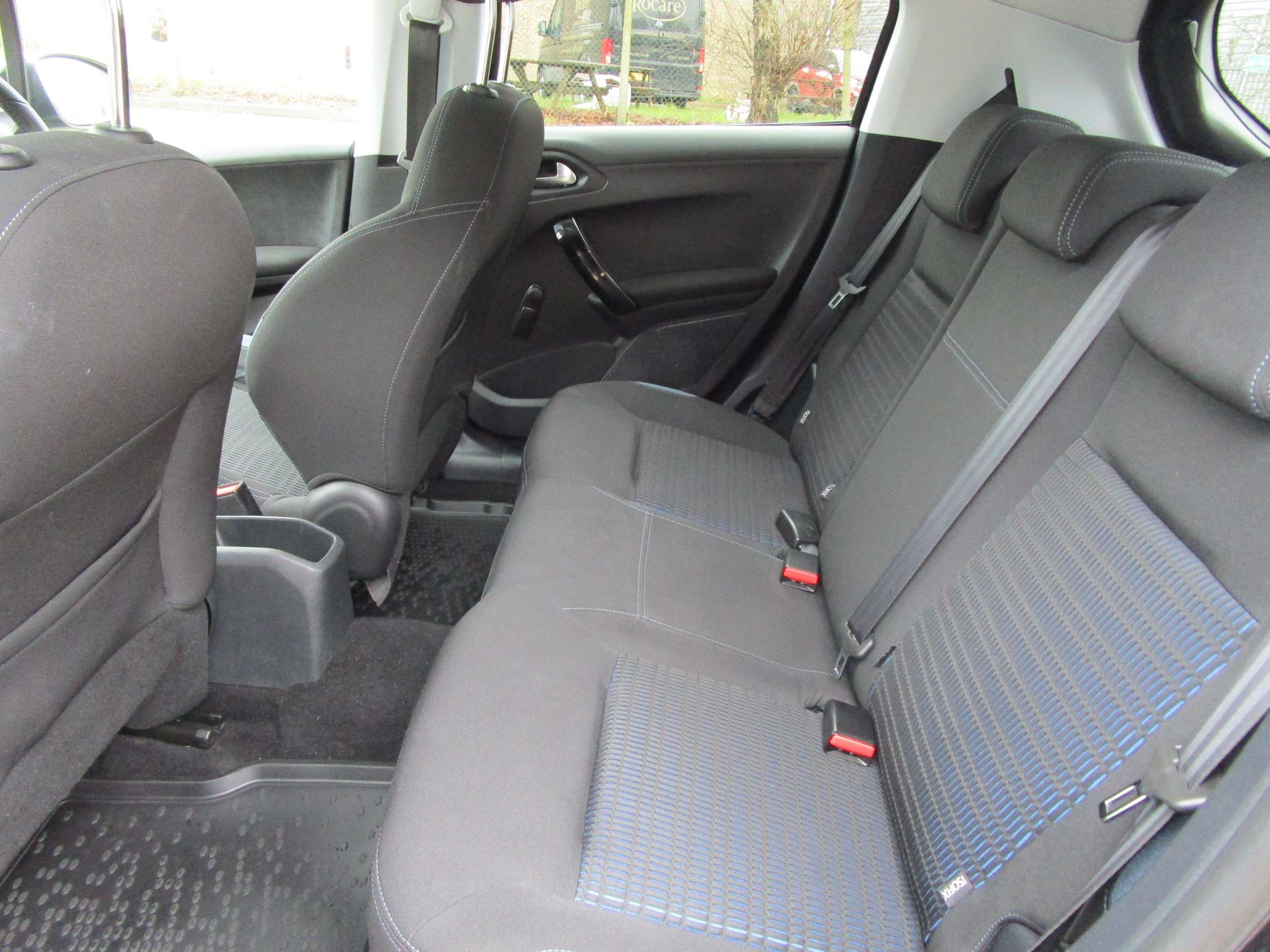 2013 PEUGEOT 208 2013 PEUGEOT 208