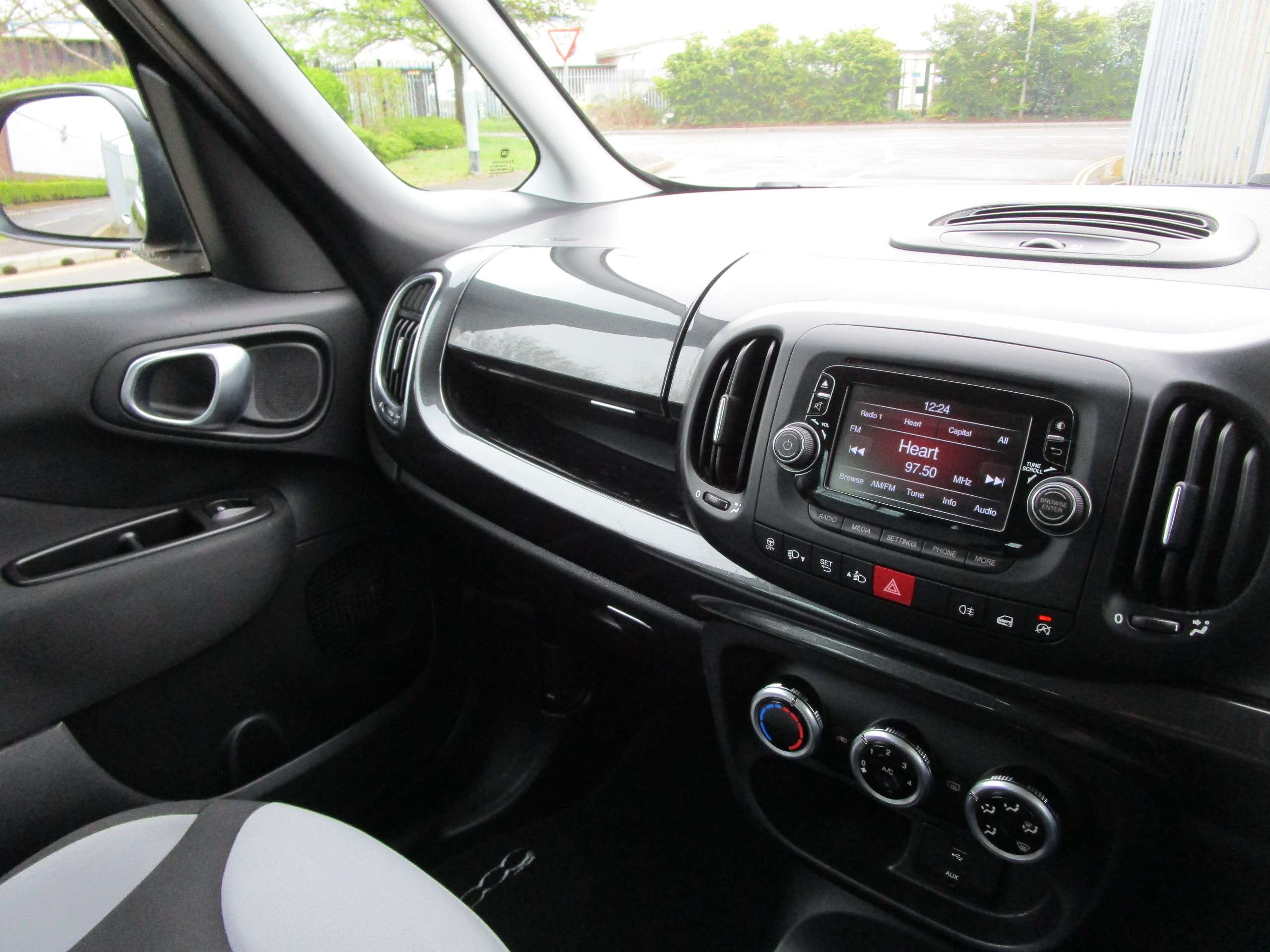 2014 FIAT 500L 2014 FIAT 500L