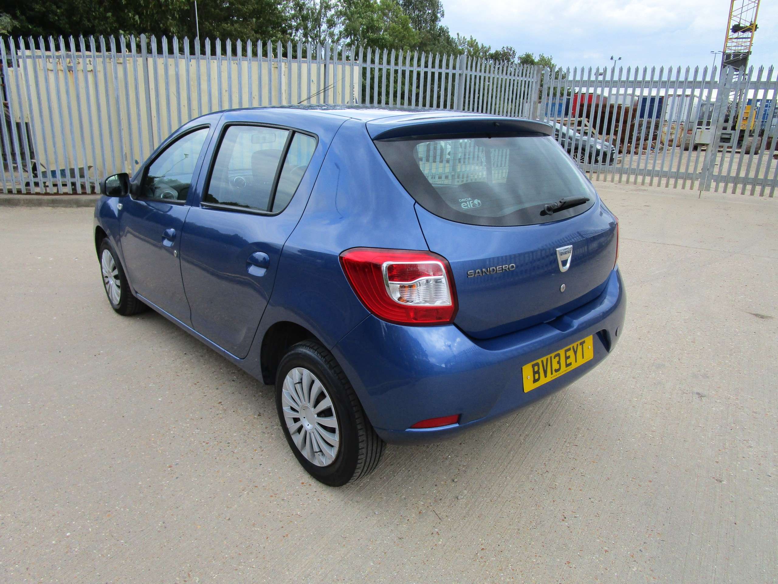 A 2013 DACIA SANDERO LAUREATE DCI 5-Door (Timing Belt Kit Just Replaced) A 2013 DACIA SANDERO LAUREATE DCI 5-Door (Timing Belt Kit Just Replaced)