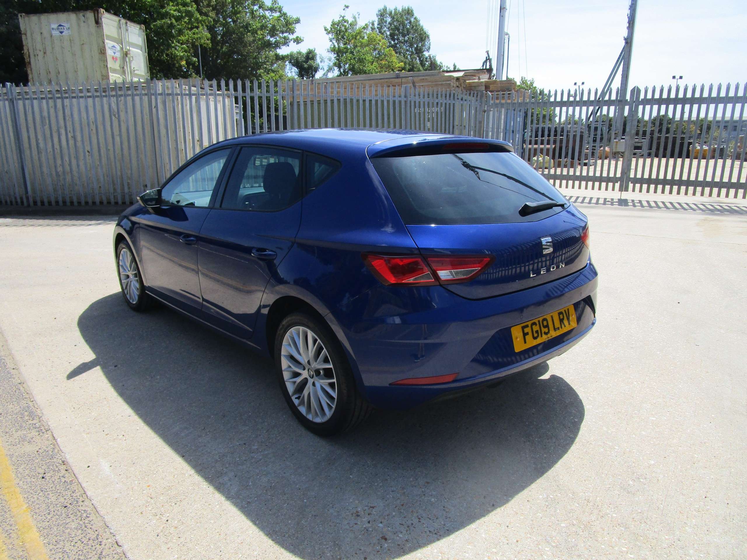 A 2019 SEAT LEON 1.6 TDI SE Dynamic Hatchback 5dr Diesel Manual Euro 6 (s/s) (115 ps) A 2019 SEAT LEON 1.6 TDI SE Dynamic Hatchback 5dr Diesel Manual Euro 6 (s/s) (115 ps)