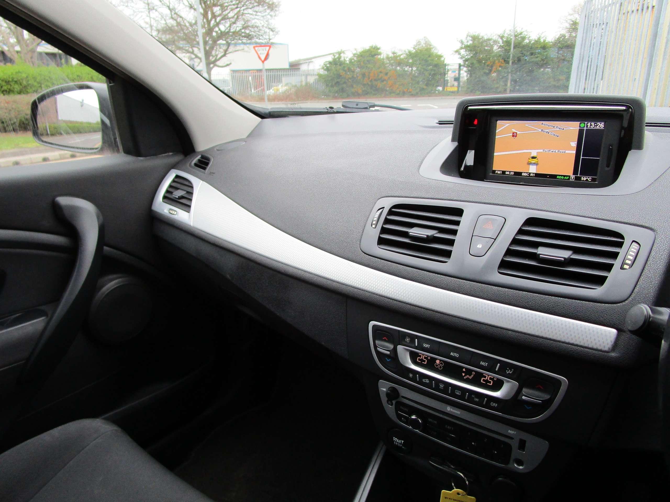 2014 RENAULT MEGANE 2014 RENAULT MEGANE